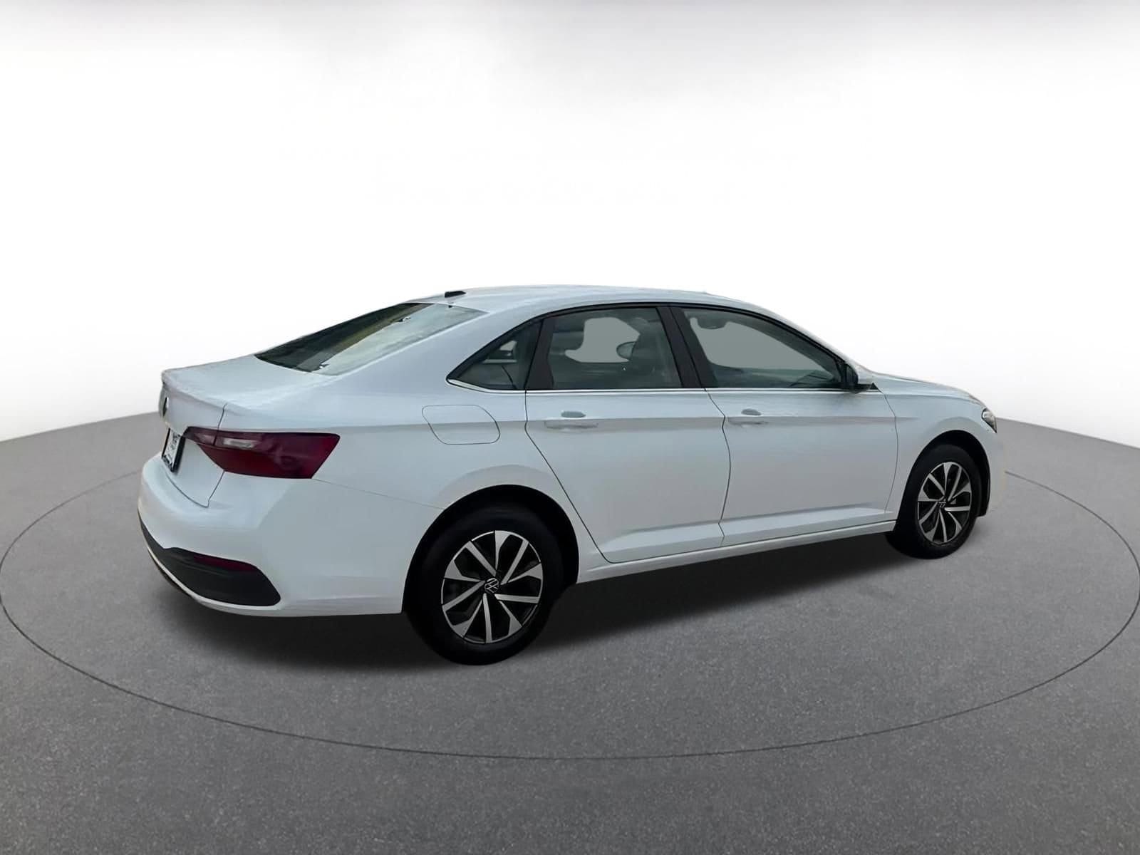 Thumbnail: 2024 Volkswagen Jetta - 12