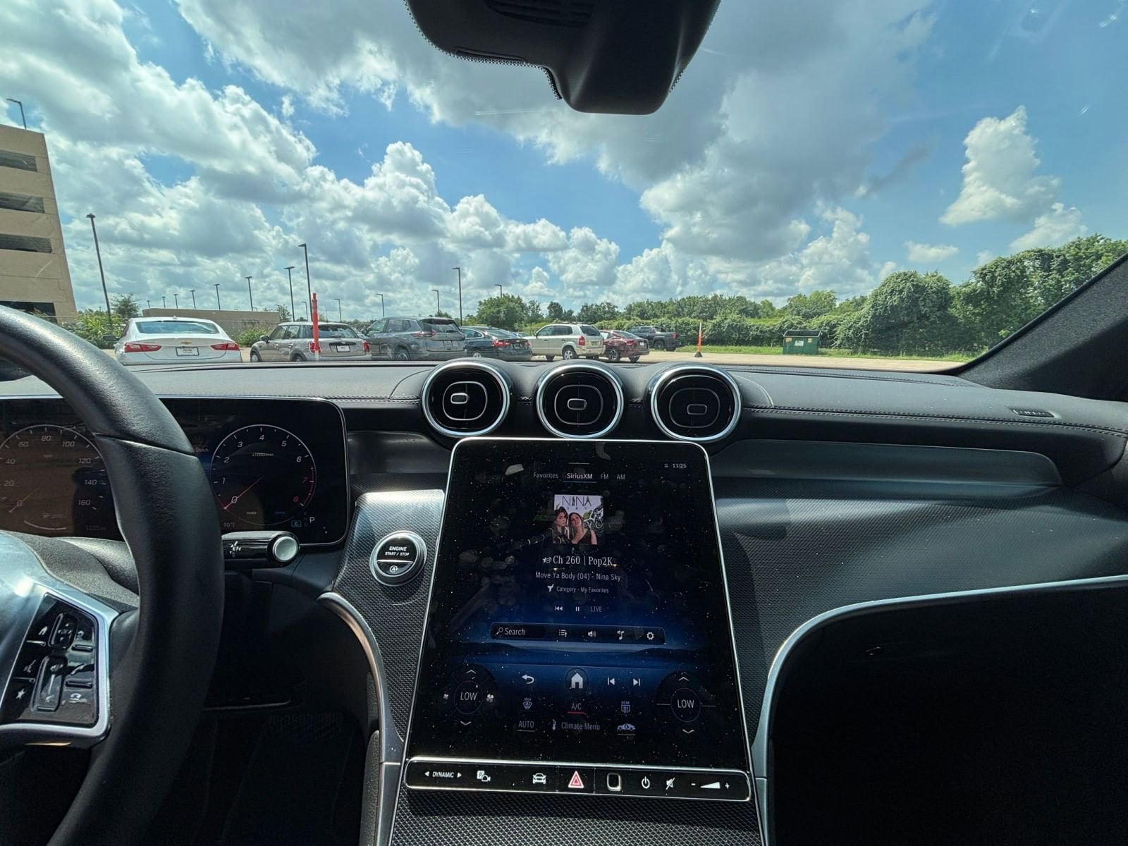 Thumbnail: 2024 Mercedes-Benz GLC - 32