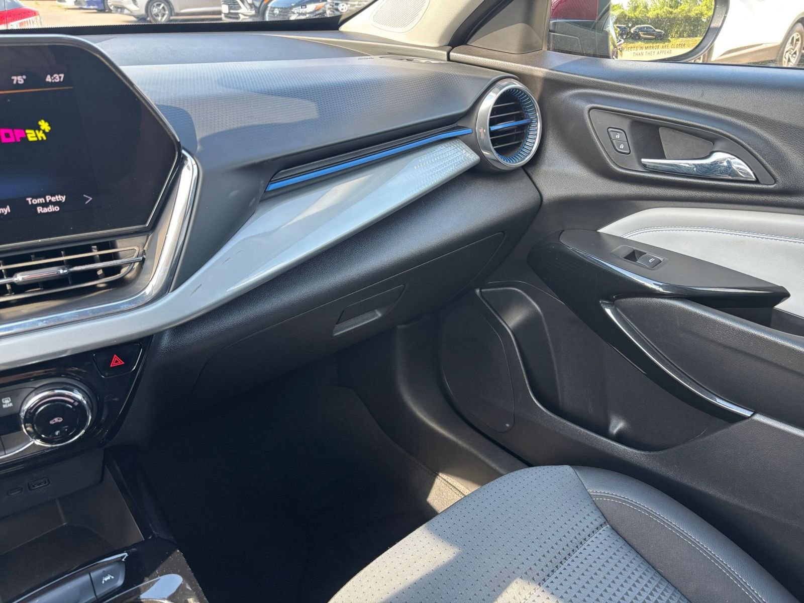 Thumbnail: 2025 Chevrolet Trax - 34