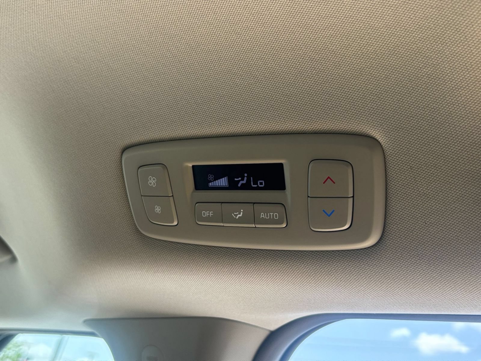 Thumbnail: 2026 Kia Carnival - 24