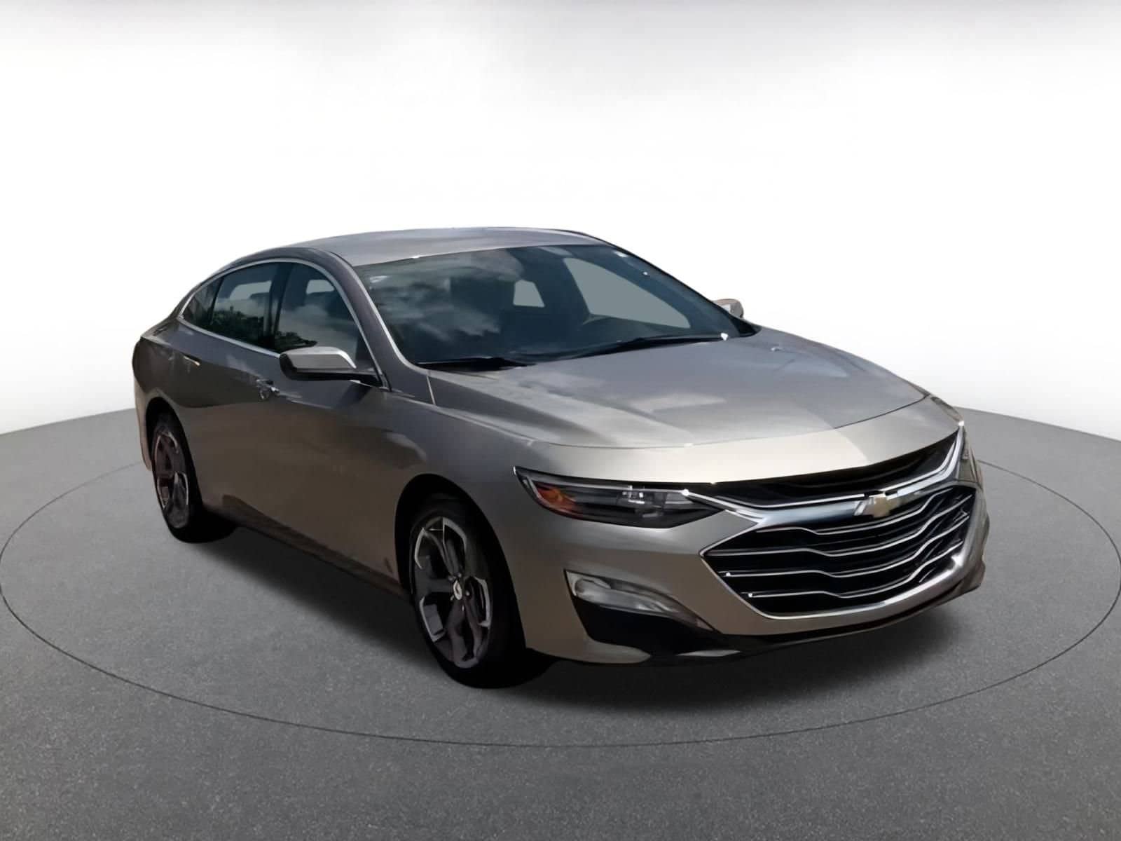 Thumbnail: 2024 Chevrolet Malibu - 16