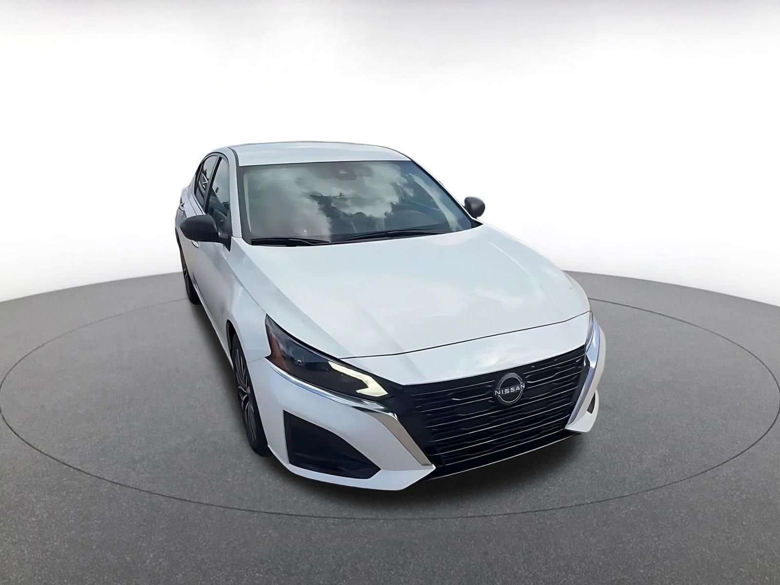 Thumbnail: 2025 Nissan Altima - 3