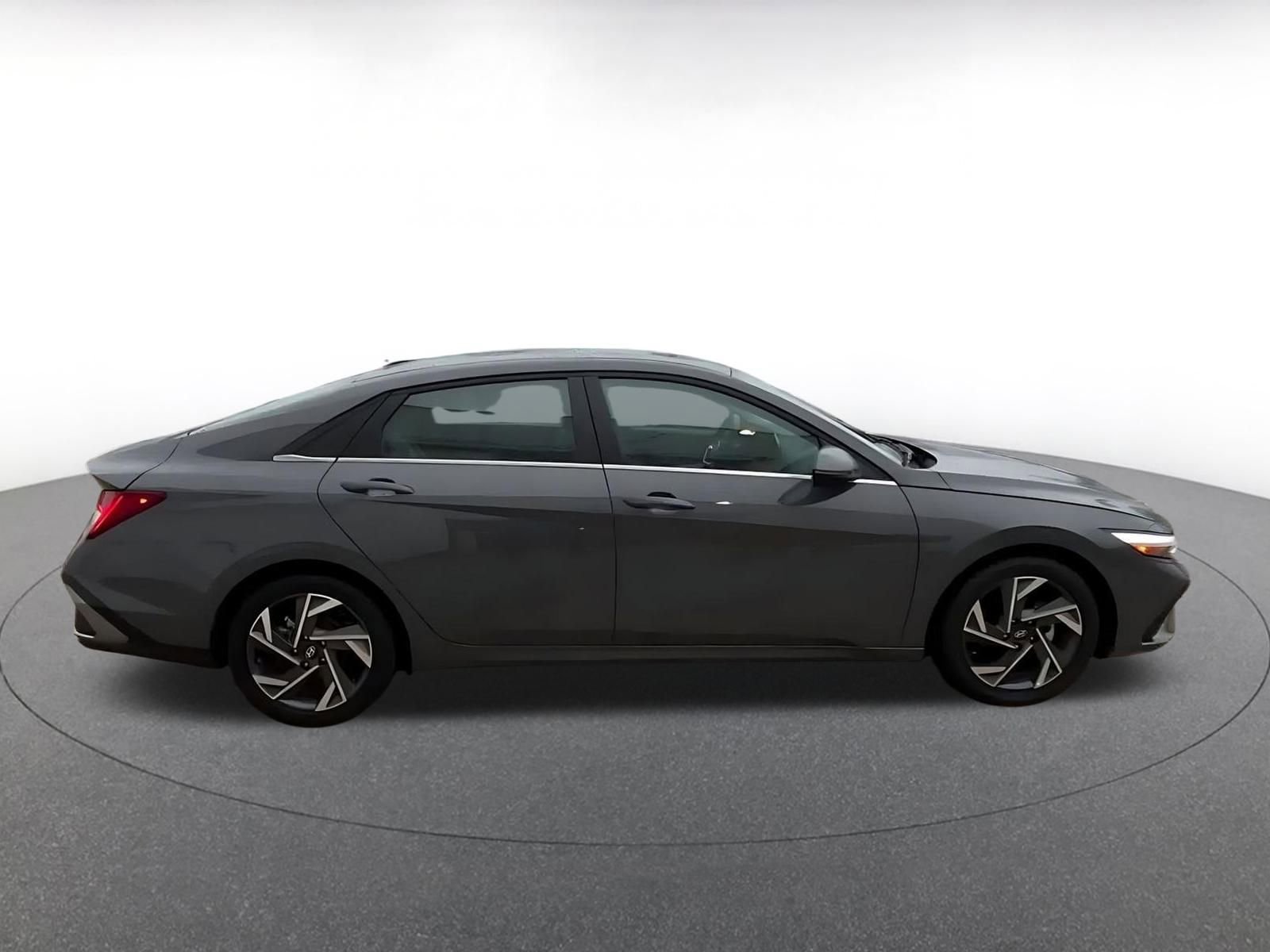 Thumbnail: 2025 Hyundai Elantra - 15