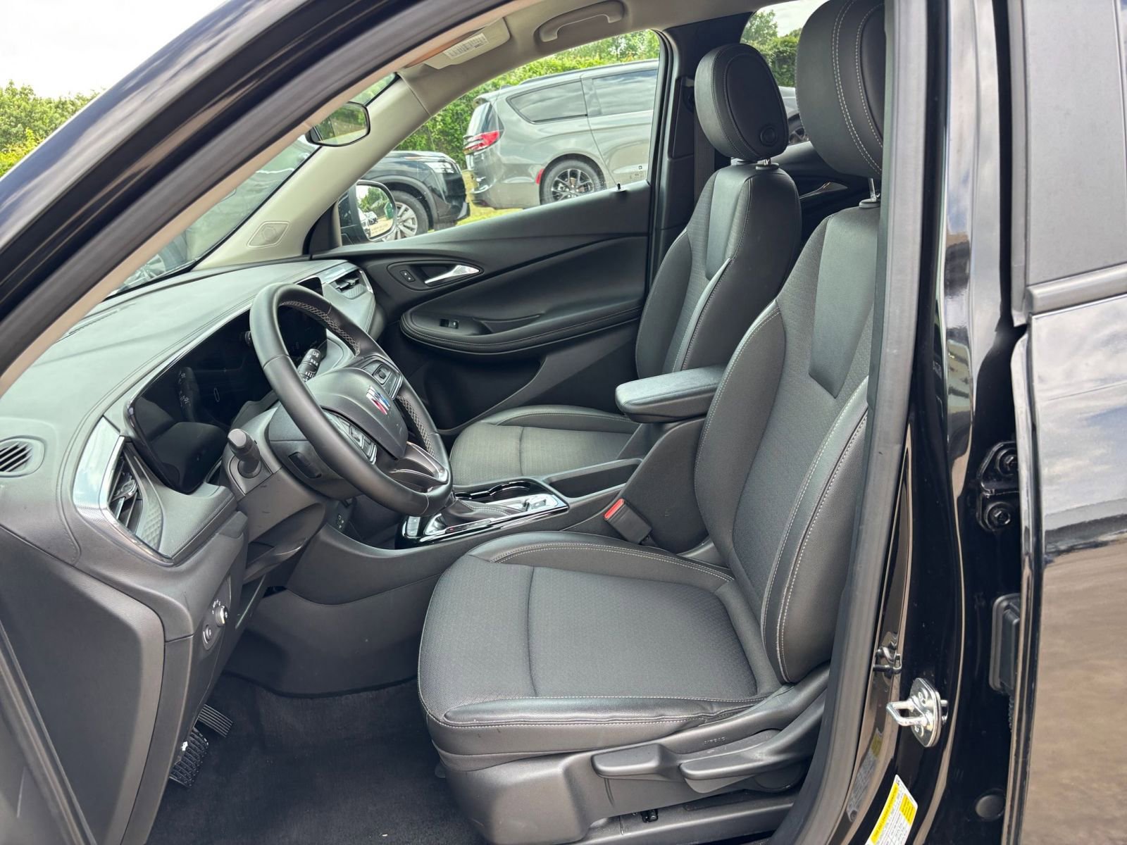 Thumbnail: 2025 Buick Encore GX - 25
