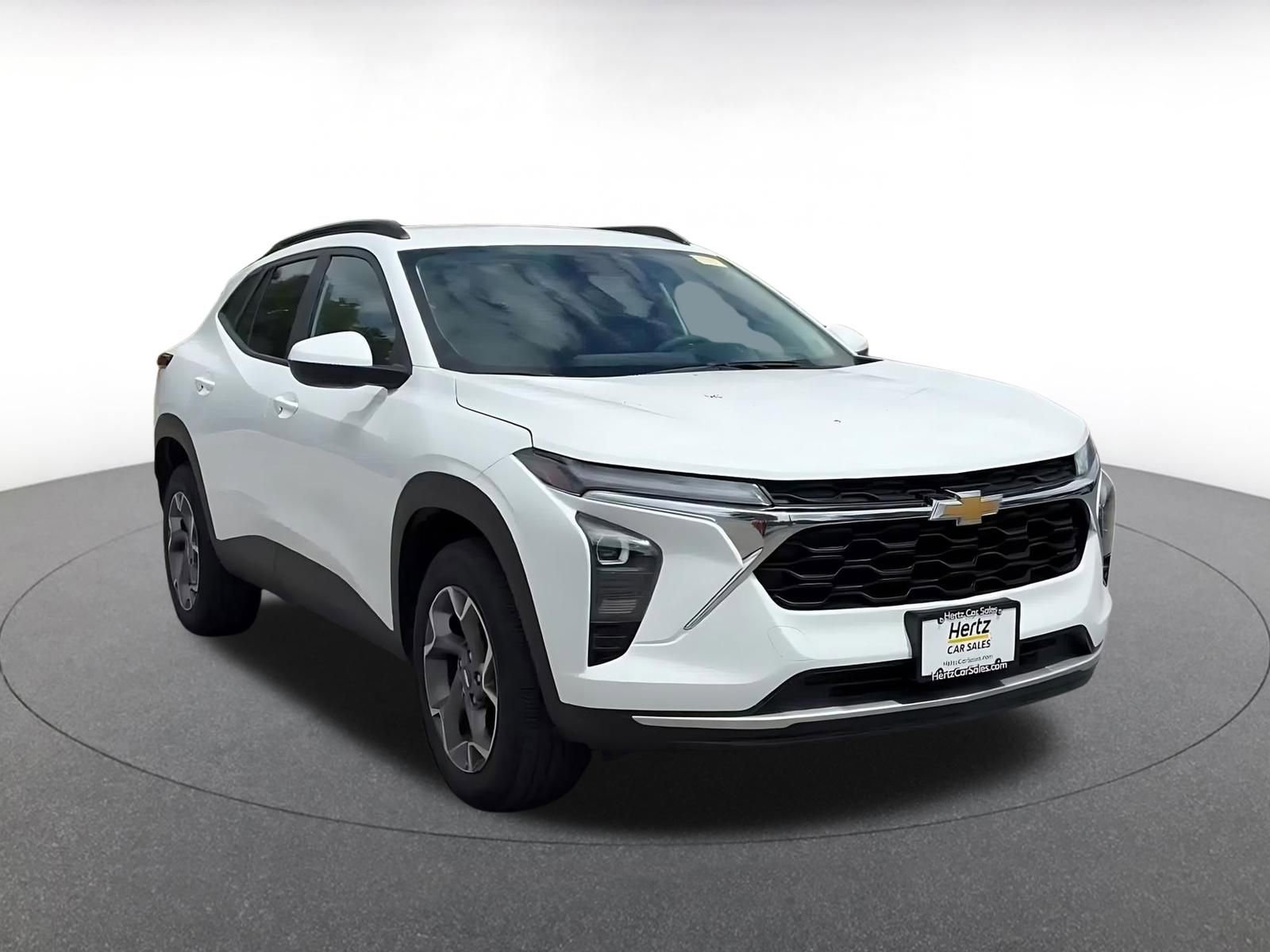 Thumbnail: 2025 Chevrolet Trax - 3