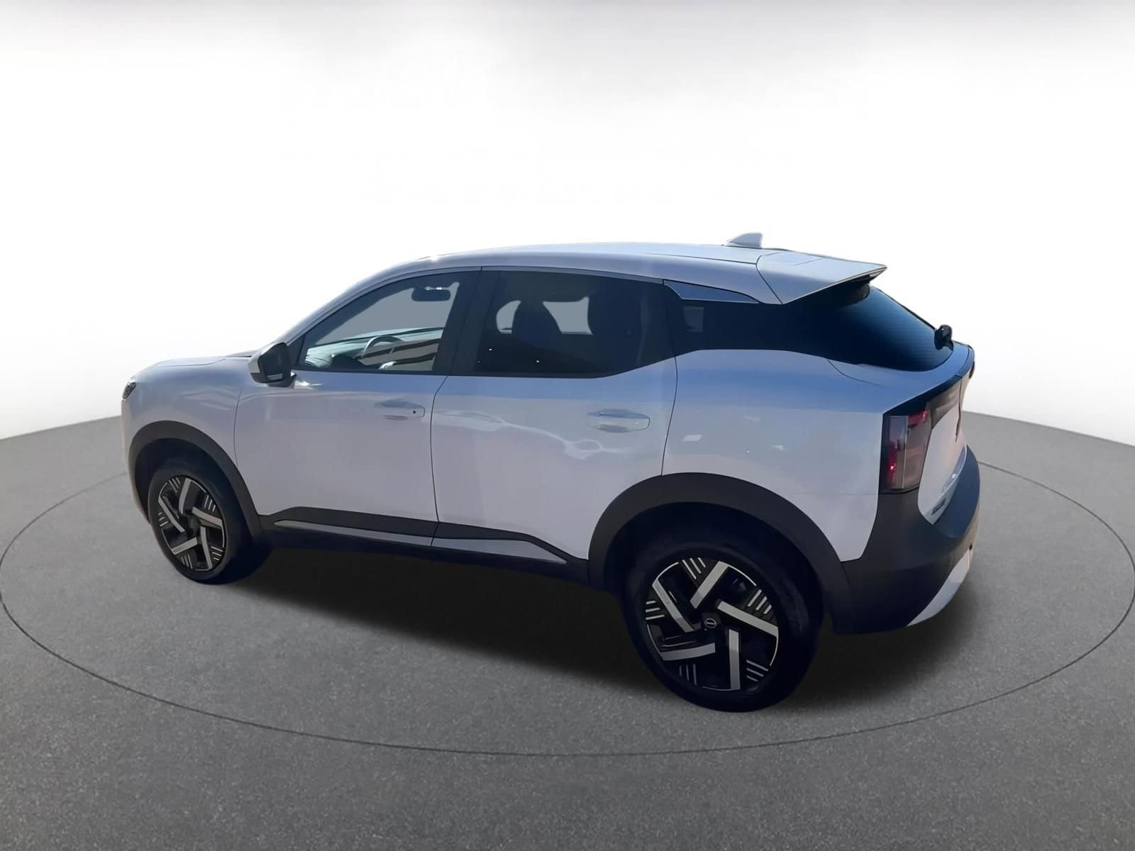Thumbnail: 2025 Nissan Kicks - 10