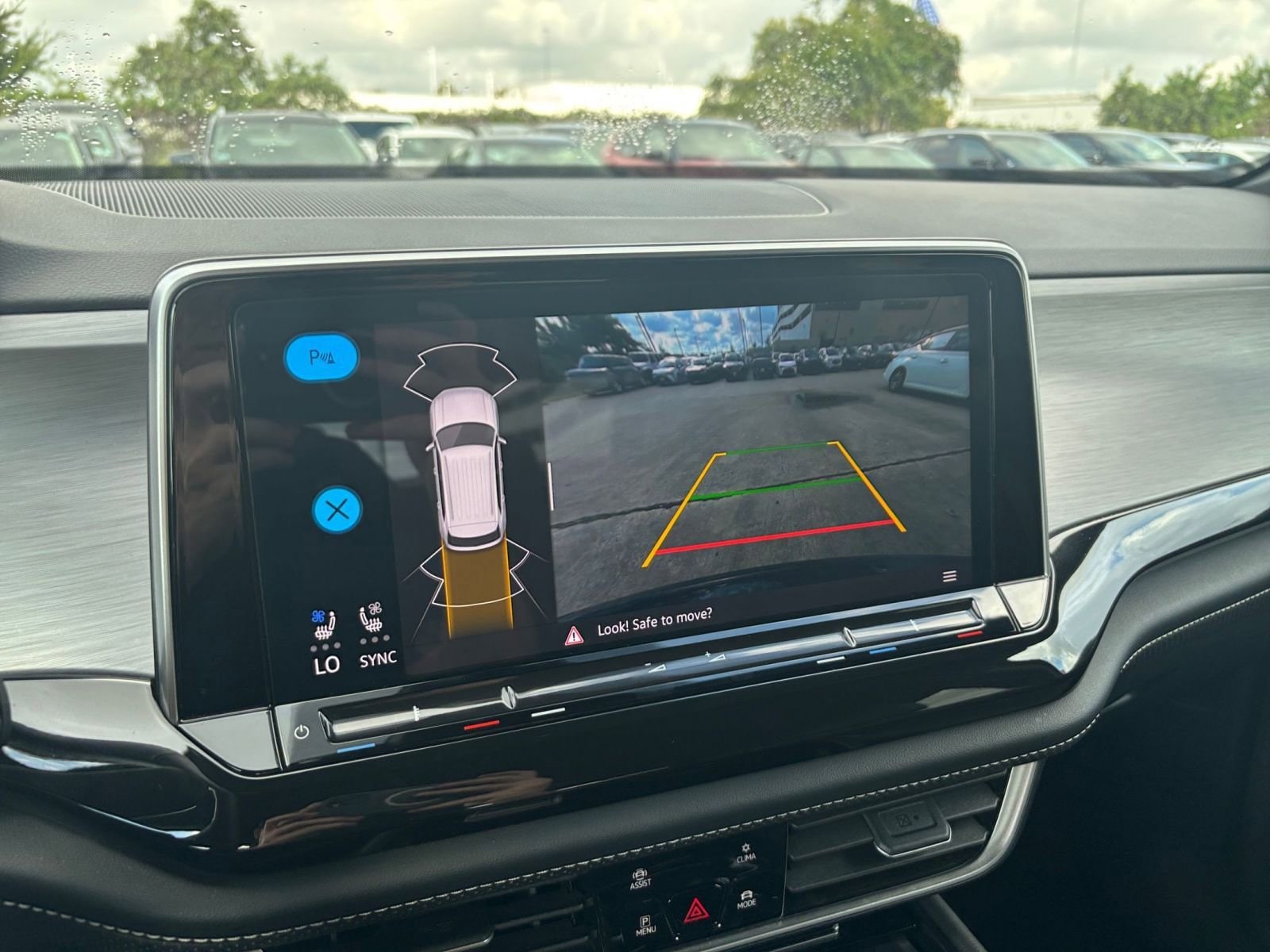 Thumbnail: 2025 Volkswagen Atlas - 17