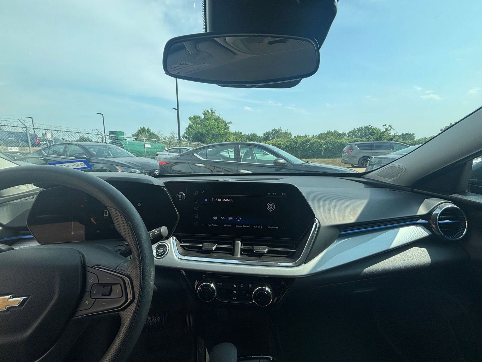 Thumbnail: 2025 Chevrolet Trax - 32