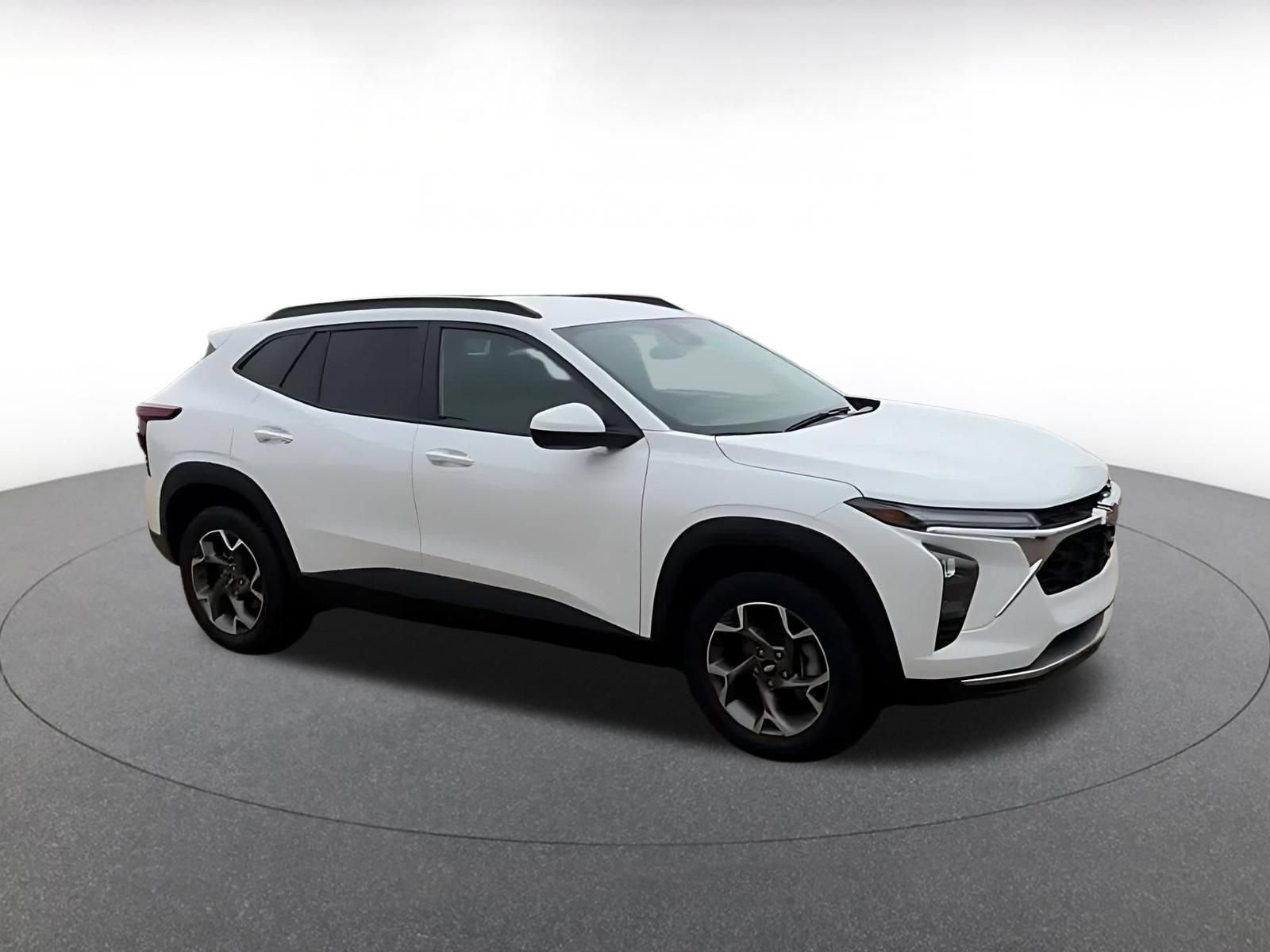 Thumbnail: 2025 Chevrolet Trax - 2