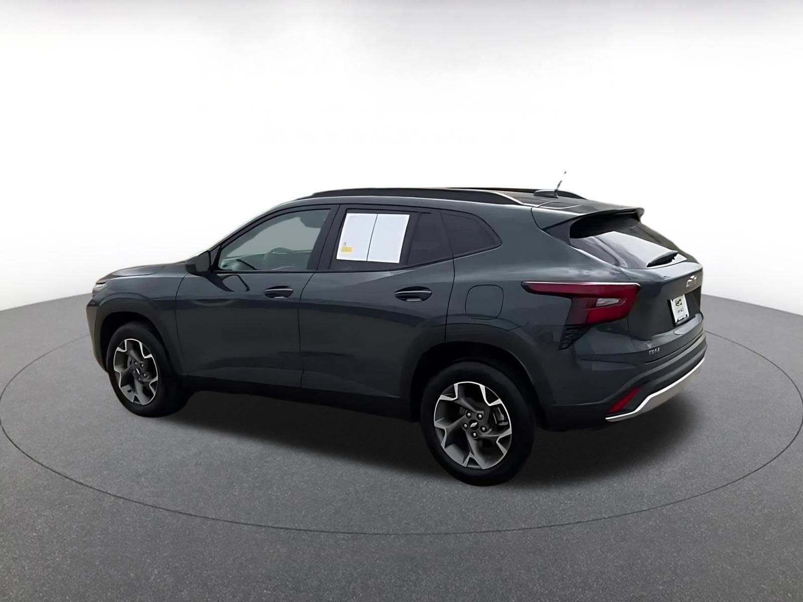 Thumbnail: 2025 Chevrolet Trax - 10