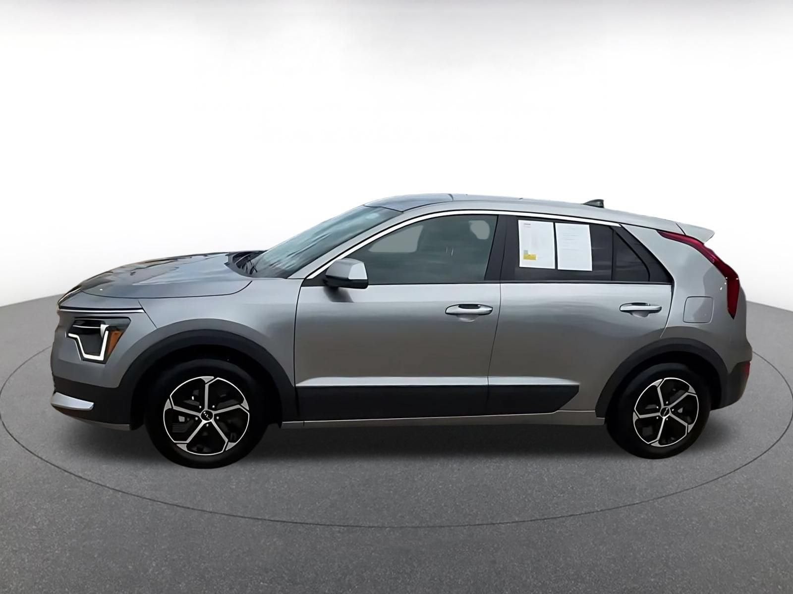 Thumbnail: 2026 Kia Niro - 7
