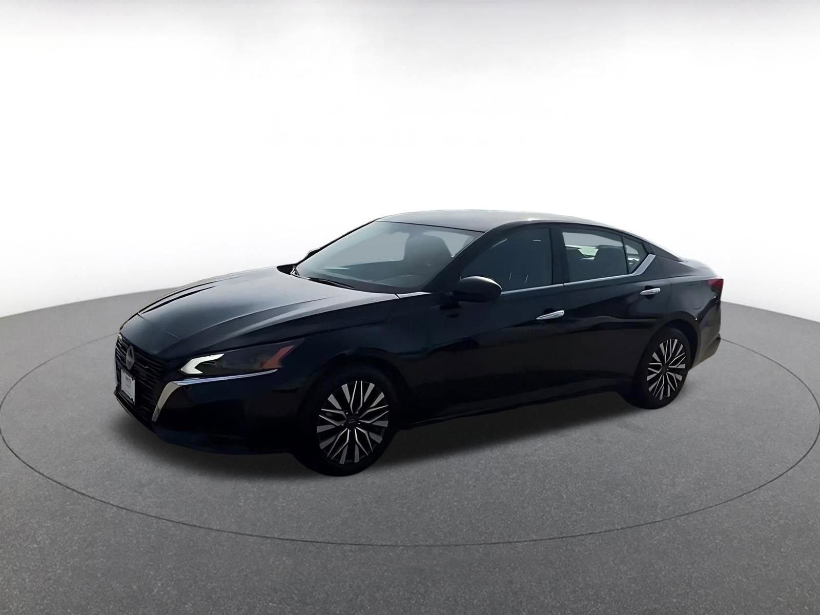 Thumbnail: 2025 Nissan Altima - 8