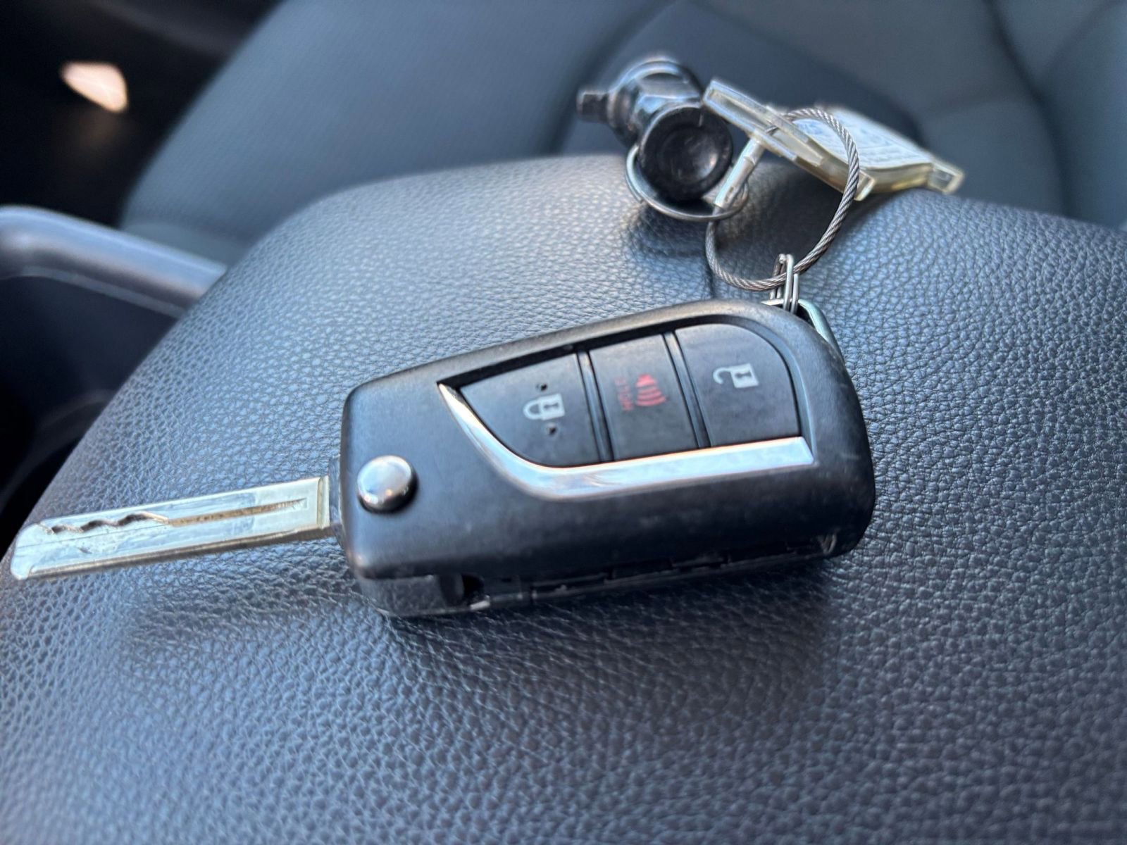 Thumbnail: 2025 Toyota RAV4 - 22