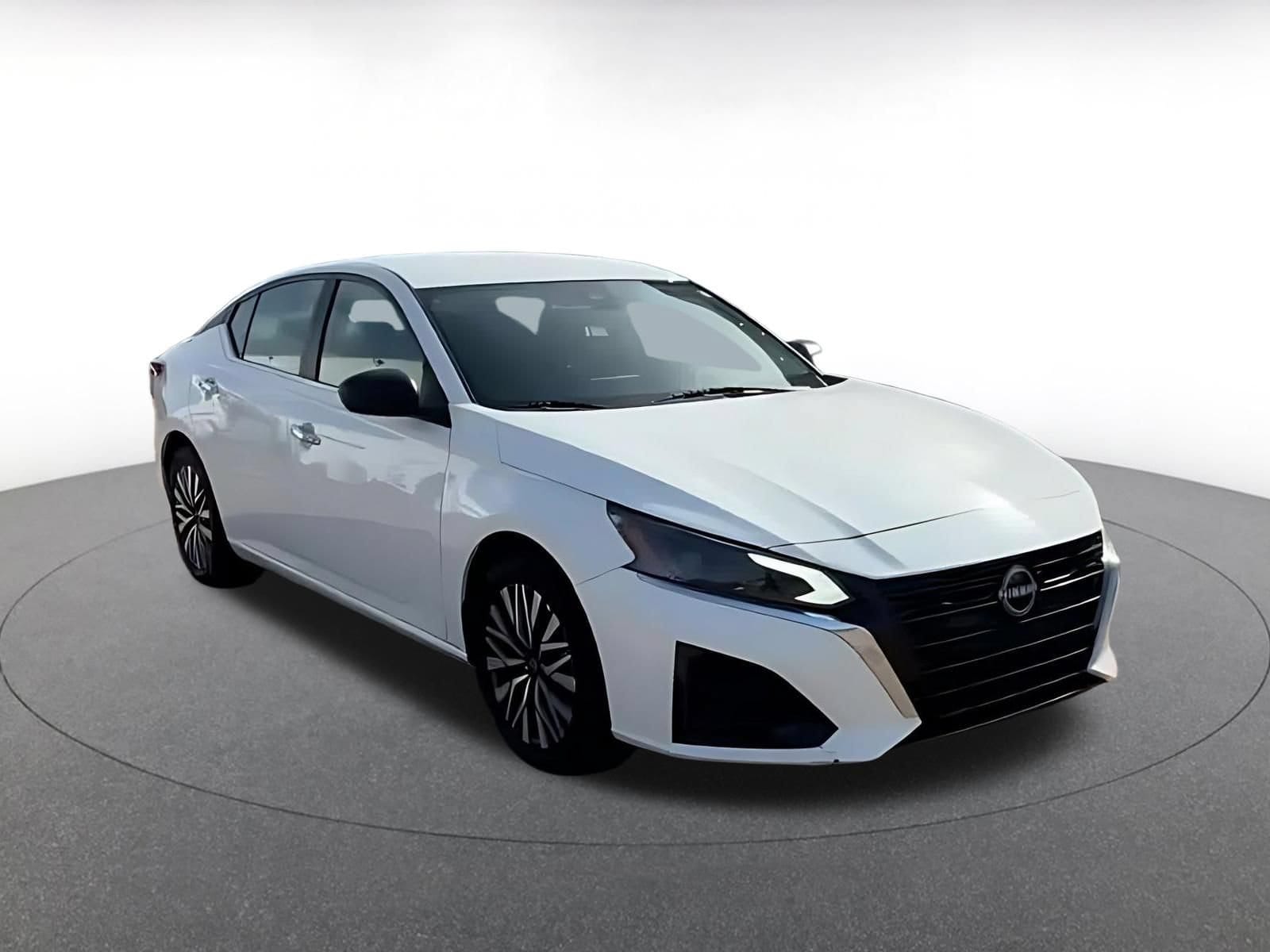 Thumbnail: 2025 Nissan Altima - 3