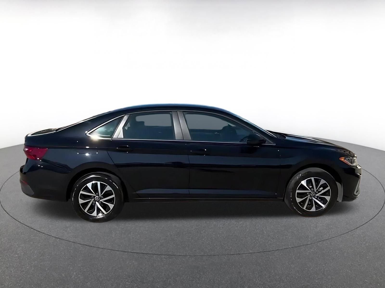 Thumbnail: 2025 Volkswagen Jetta - 15