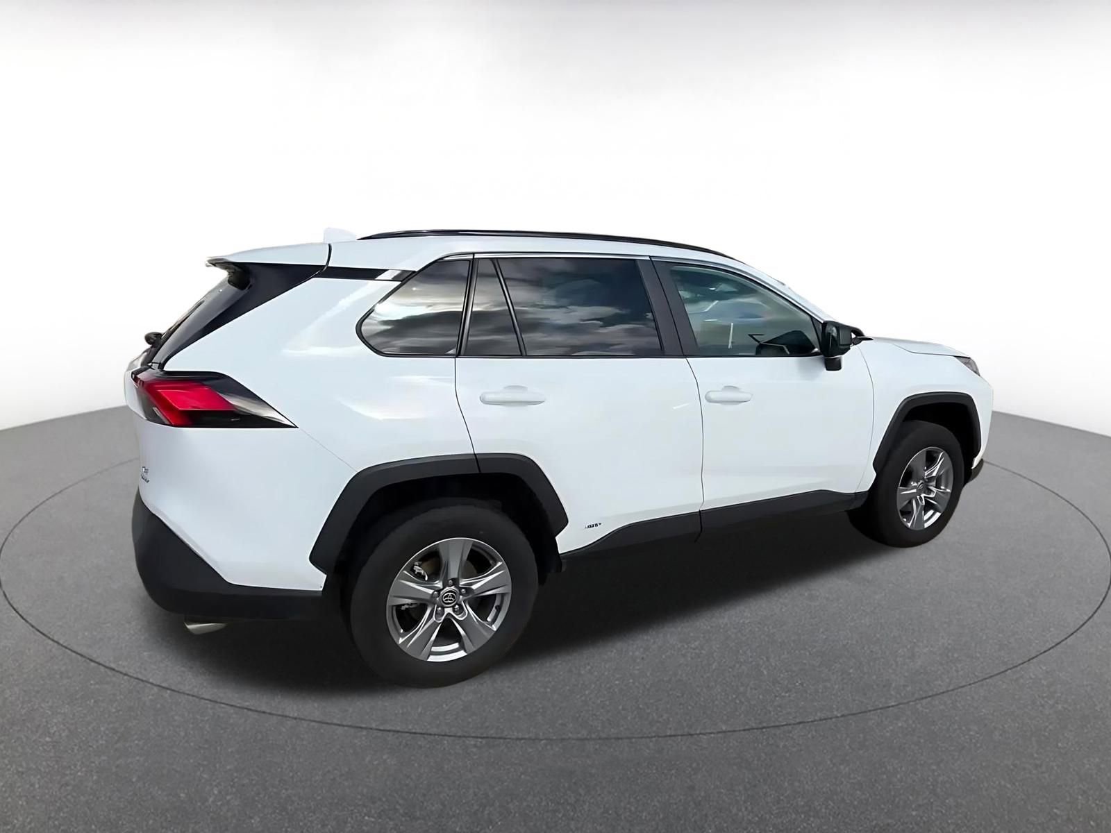 Thumbnail: 2025 Toyota RAV4 - 15