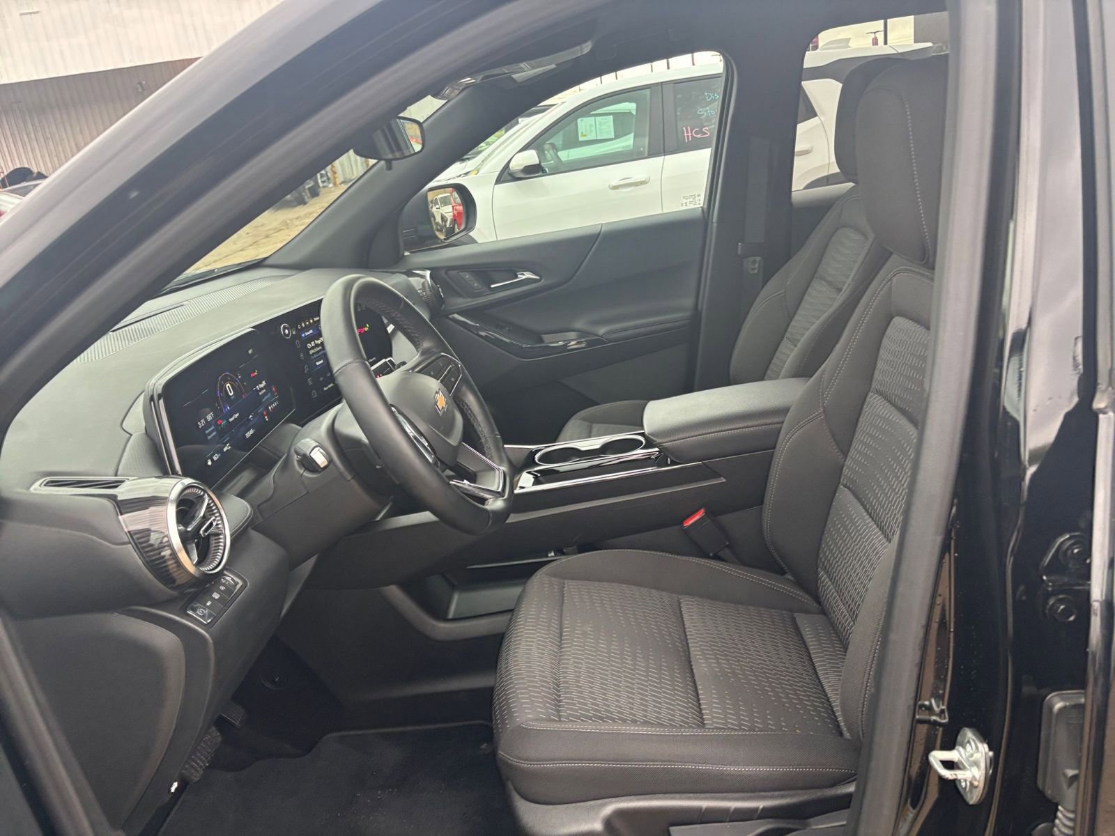 Thumbnail: 2025 Chevrolet Equinox - 25