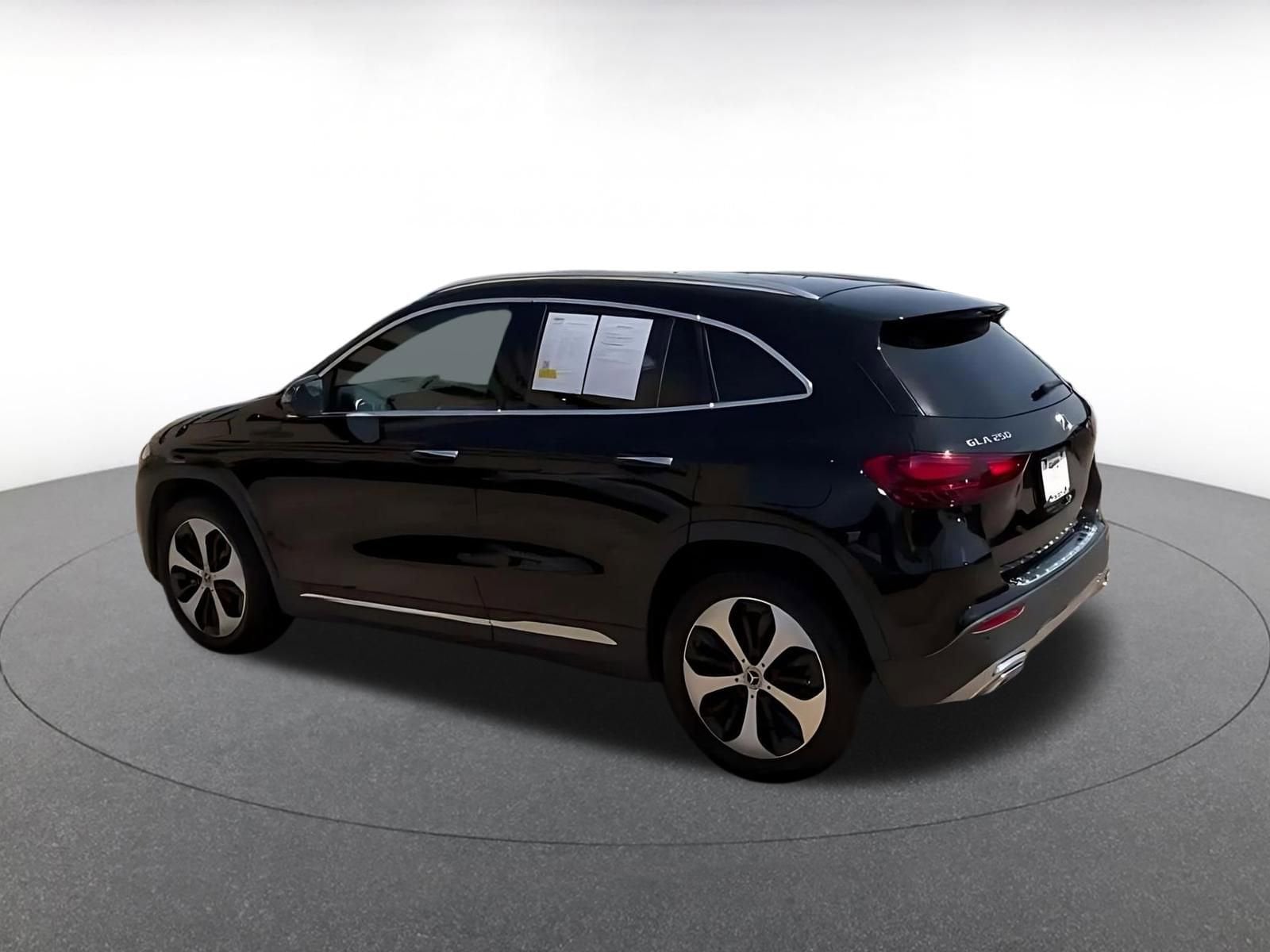 Thumbnail: 2025 Mercedes-Benz GLA - 10