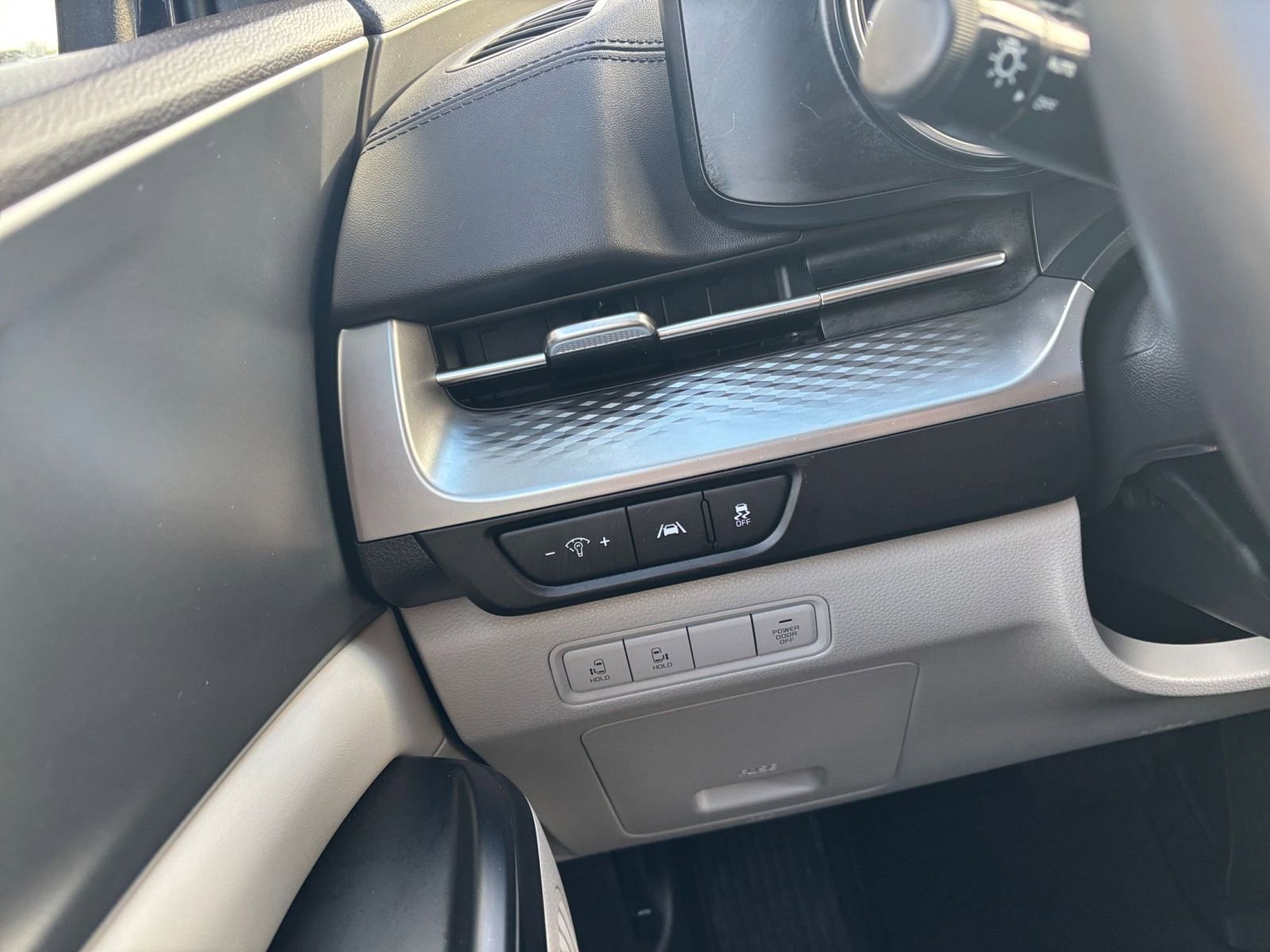 Thumbnail: 2024 Kia Carnival - 35