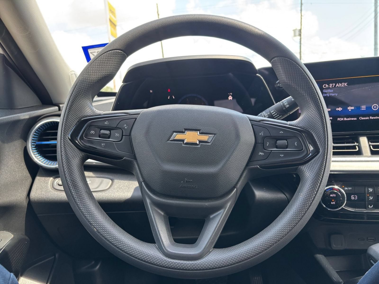 Thumbnail: 2025 Chevrolet Trax - 27