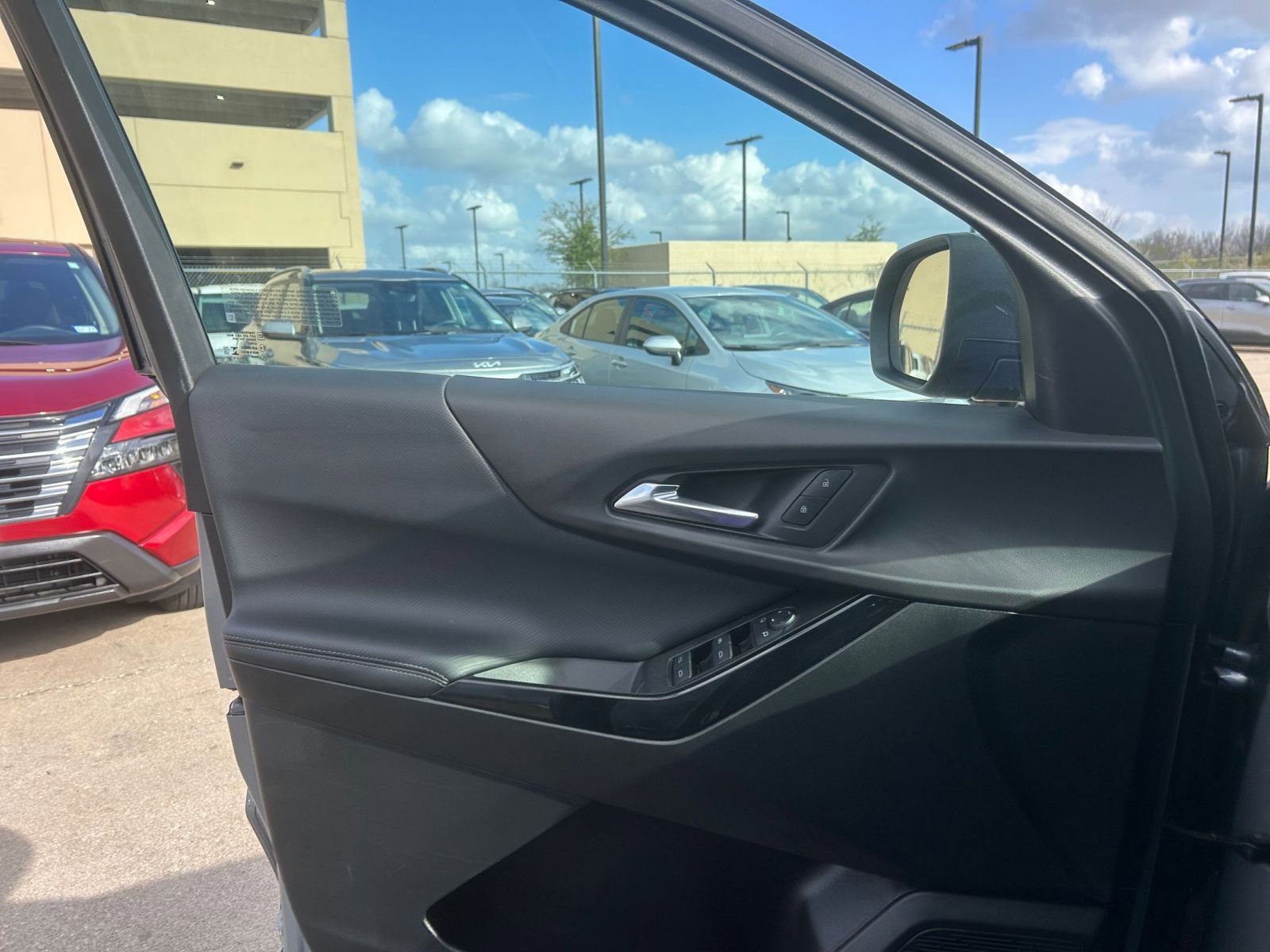 Thumbnail: 2025 Chevrolet Equinox - 18