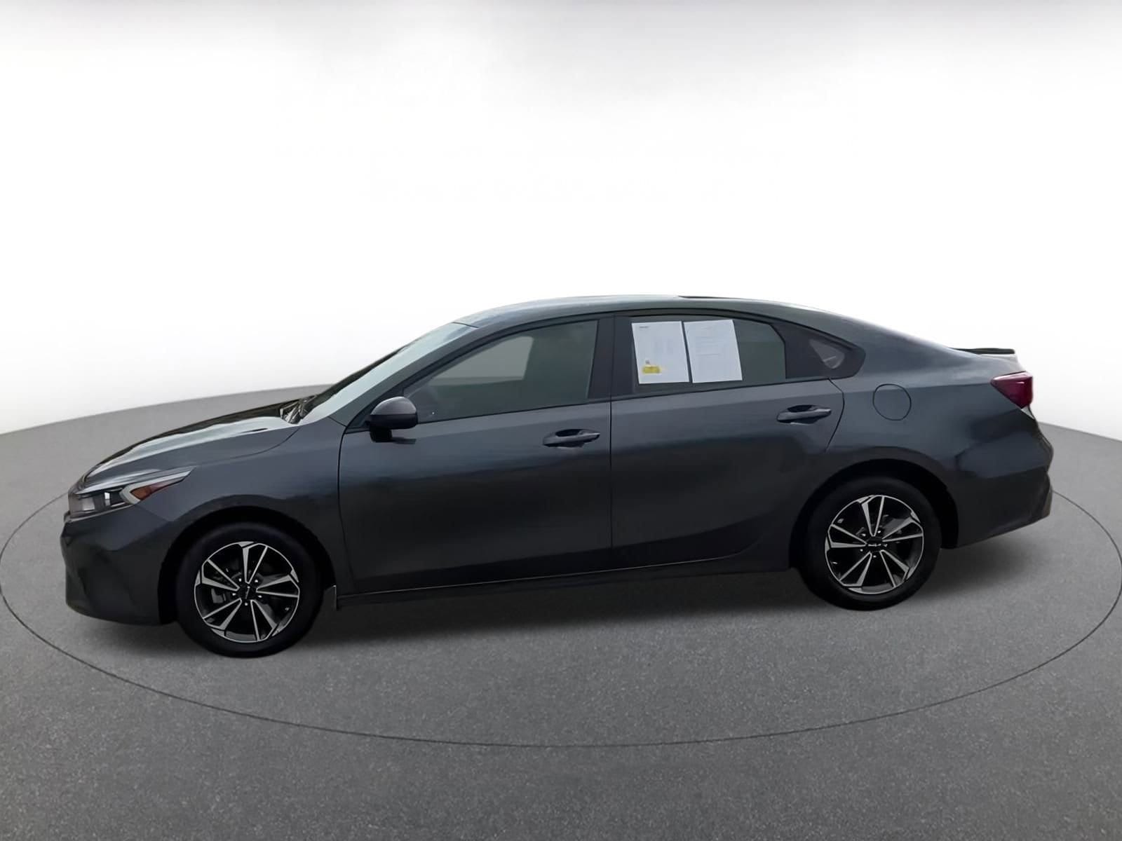 Thumbnail: 2024 Kia Forte - 7