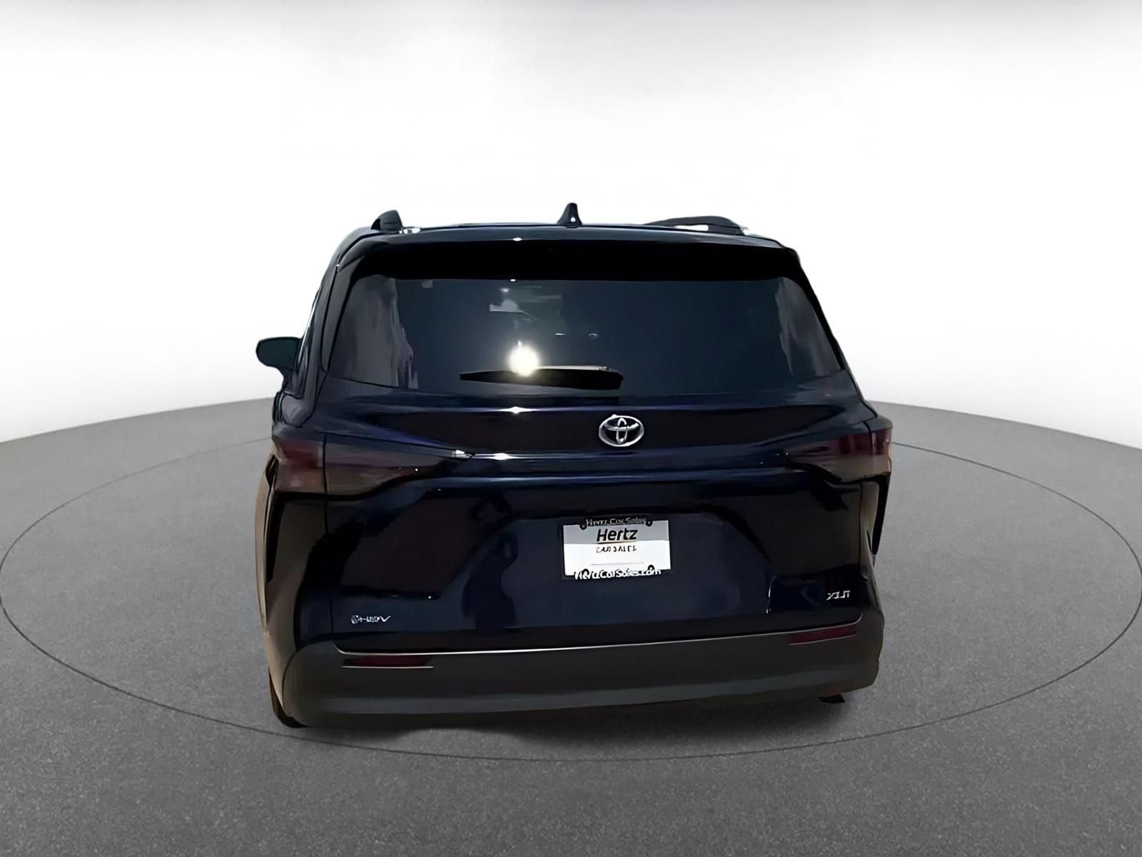 Thumbnail: 2025 Toyota Sienna - 12