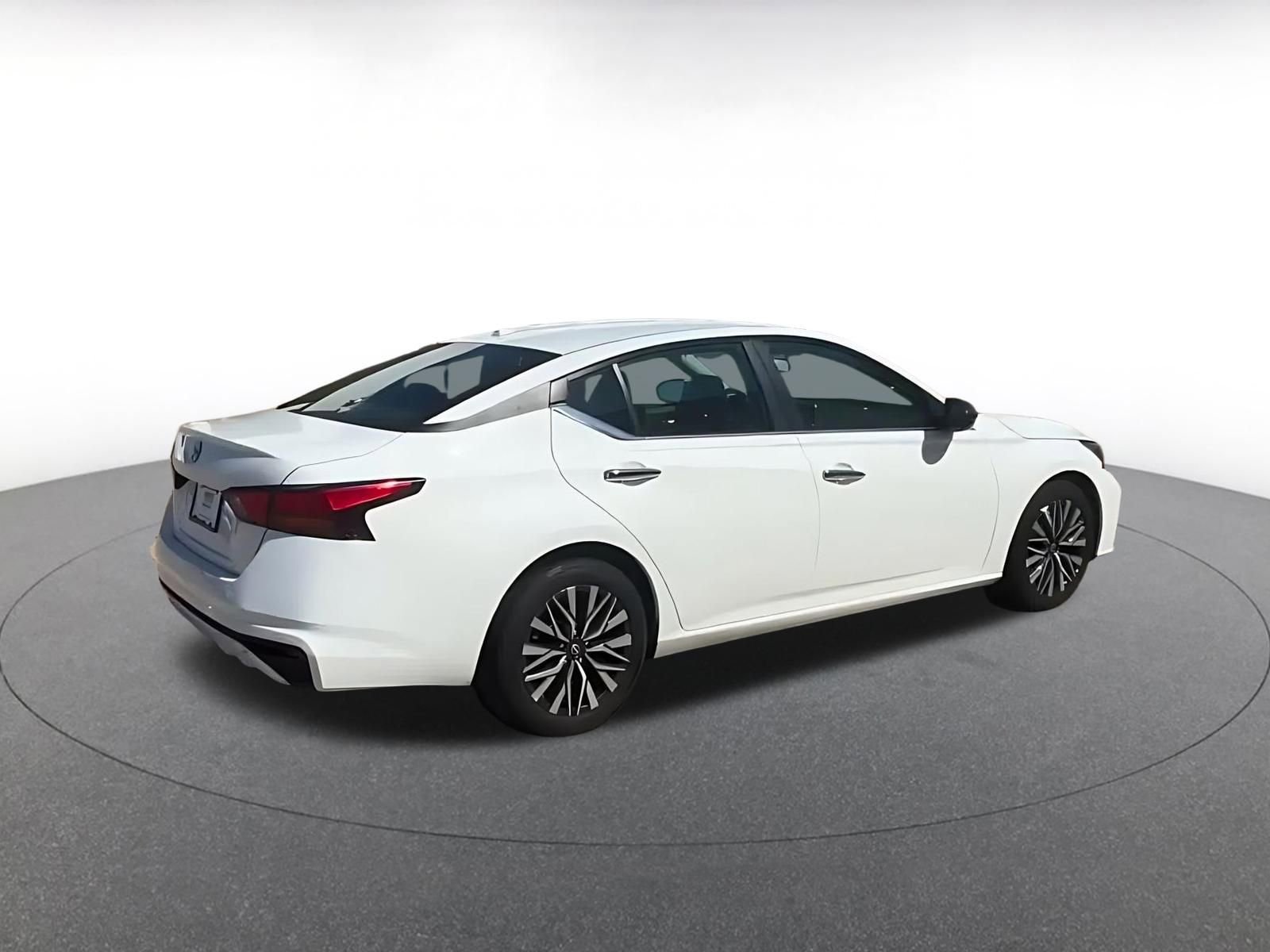 Thumbnail: 2025 Nissan Altima - 14
