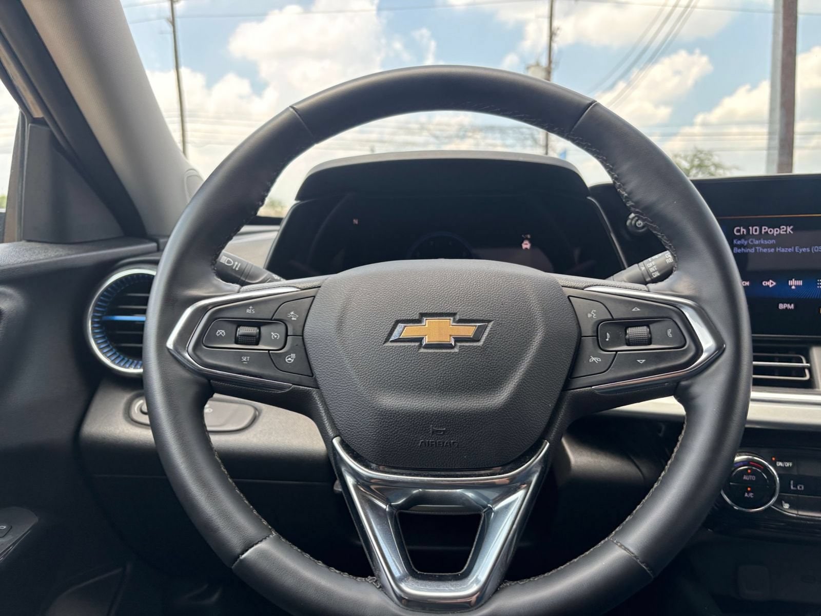 Thumbnail: 2025 Chevrolet Trax - 27