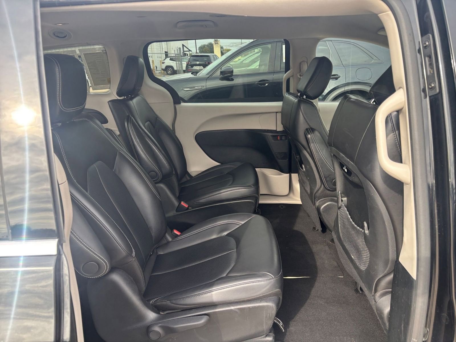 Thumbnail: 2023 Chrysler Pacifica - 27