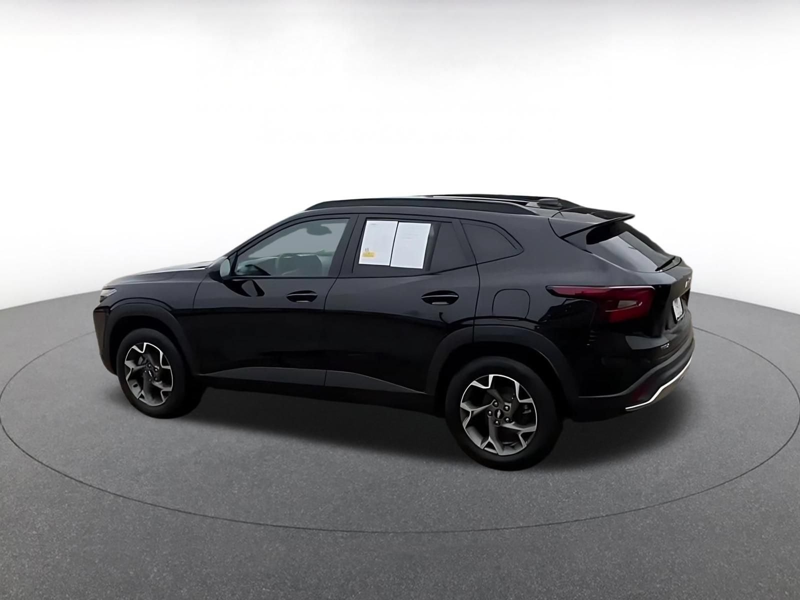 Thumbnail: 2025 Chevrolet Trax - 10