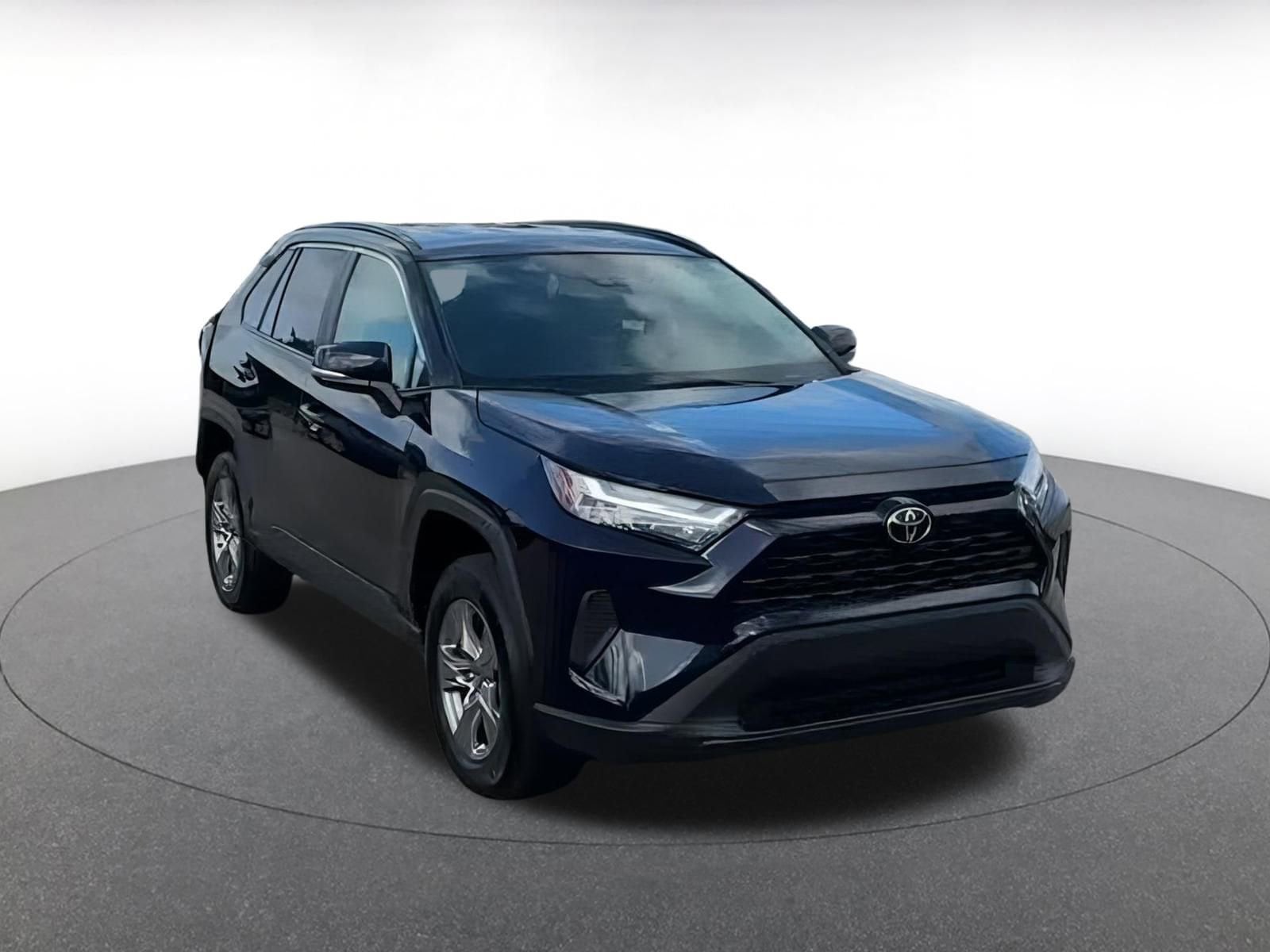 2024 Toyota RAV4 XLE 3