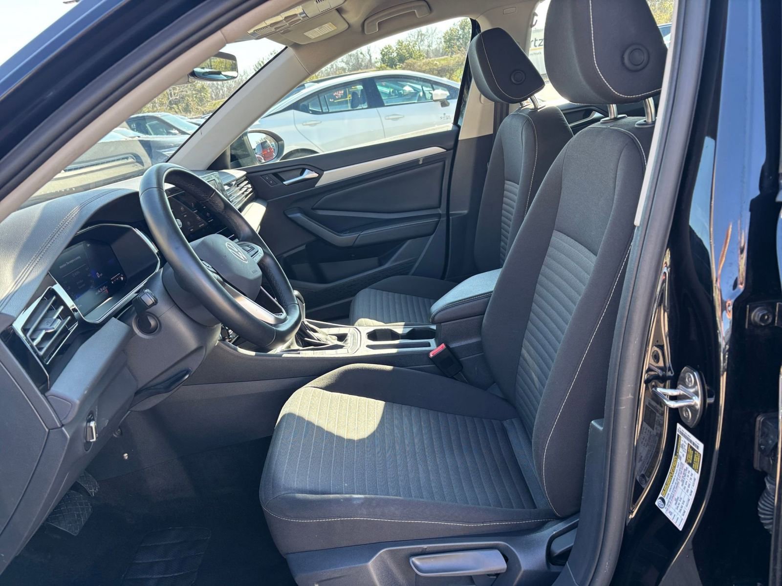 Thumbnail: 2025 Volkswagen Jetta - 24