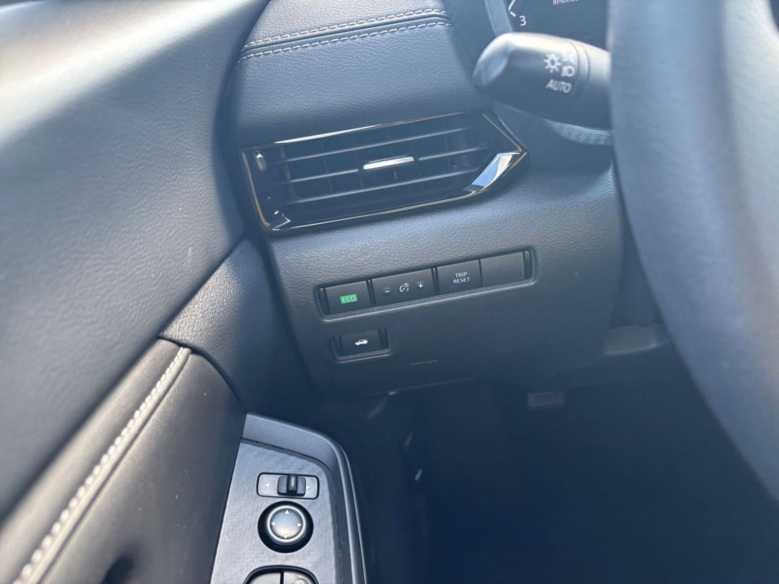 Thumbnail: 2025 Nissan Sentra - 32