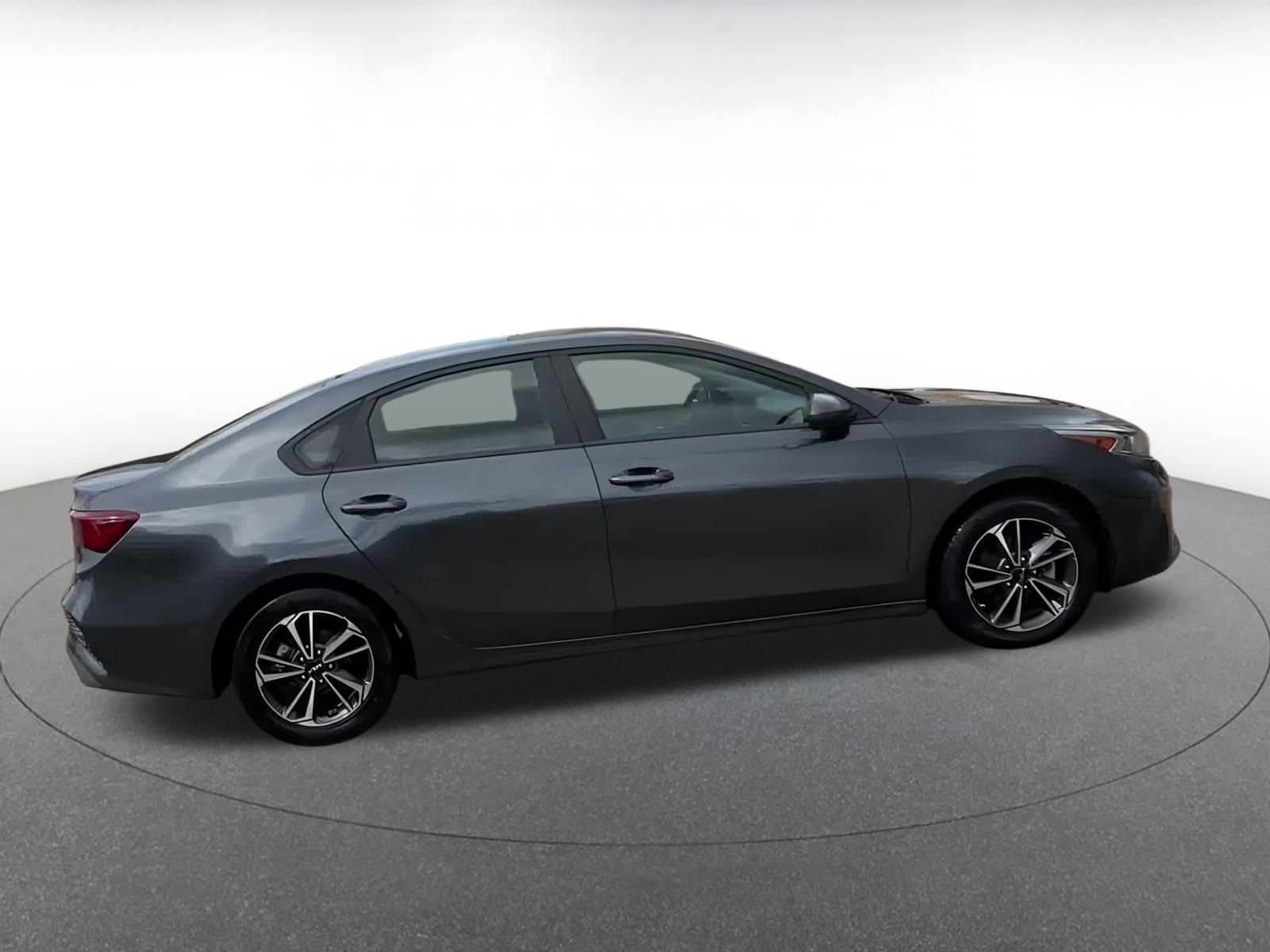 Thumbnail: 2024 Kia Forte - 5
