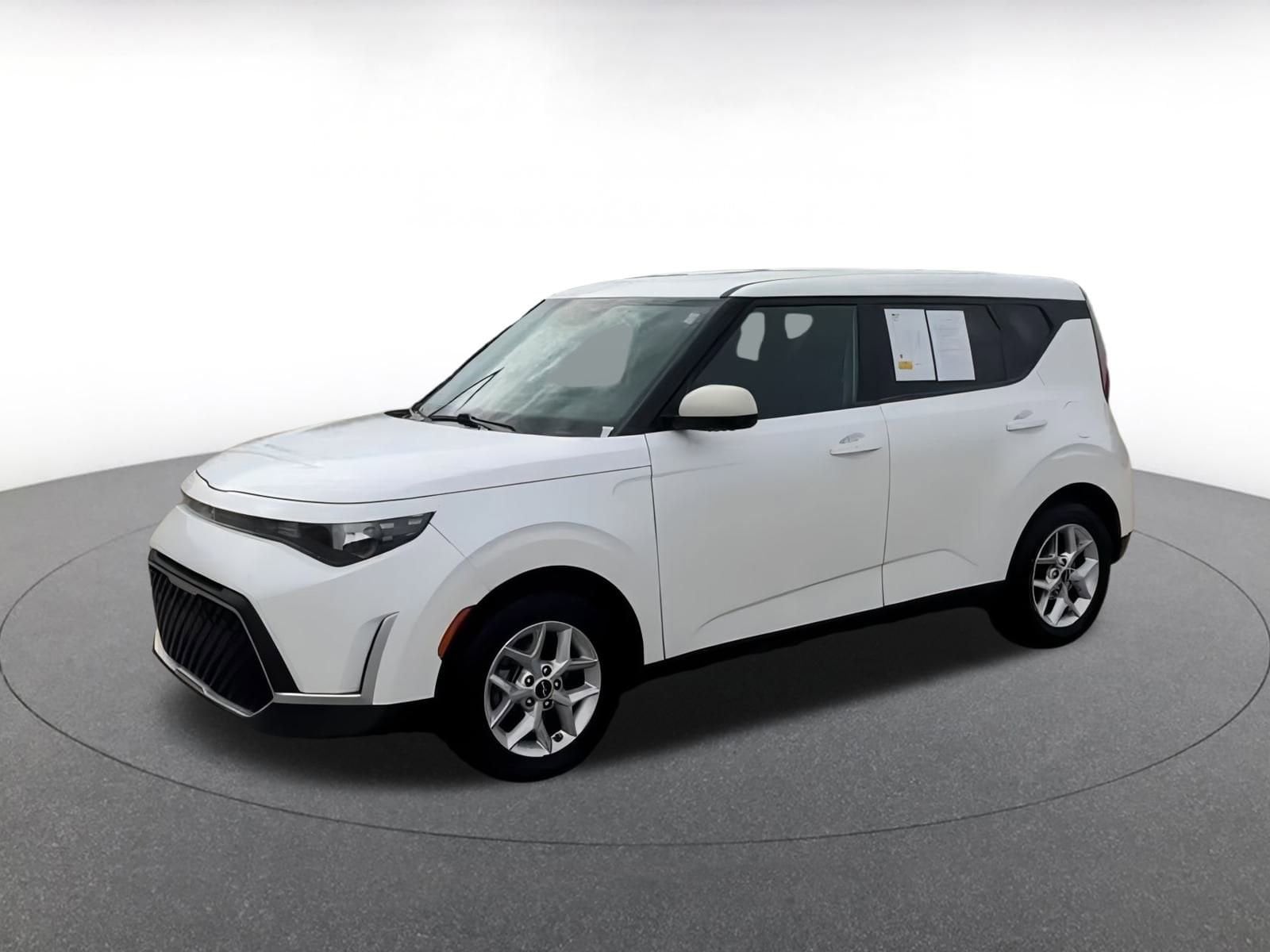 Thumbnail: 2023 Kia Soul - 8