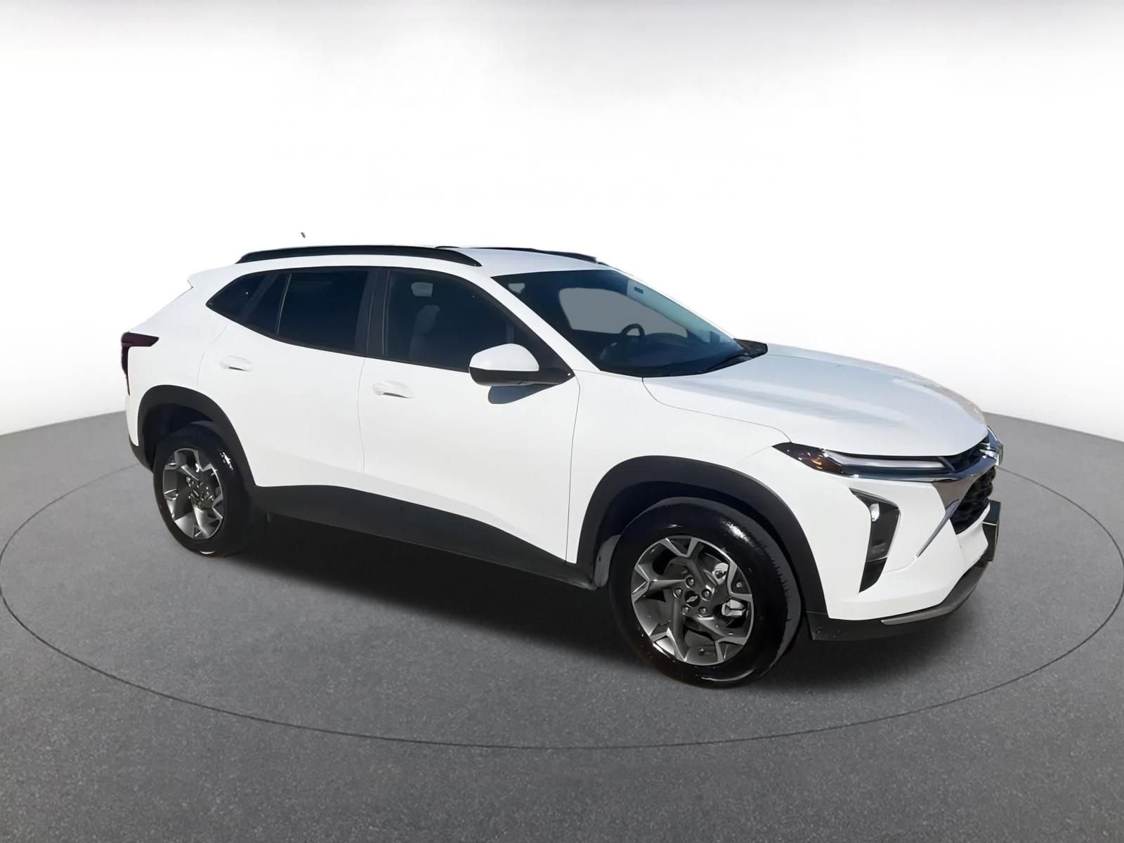 Thumbnail: 2025 Chevrolet Trax - 2