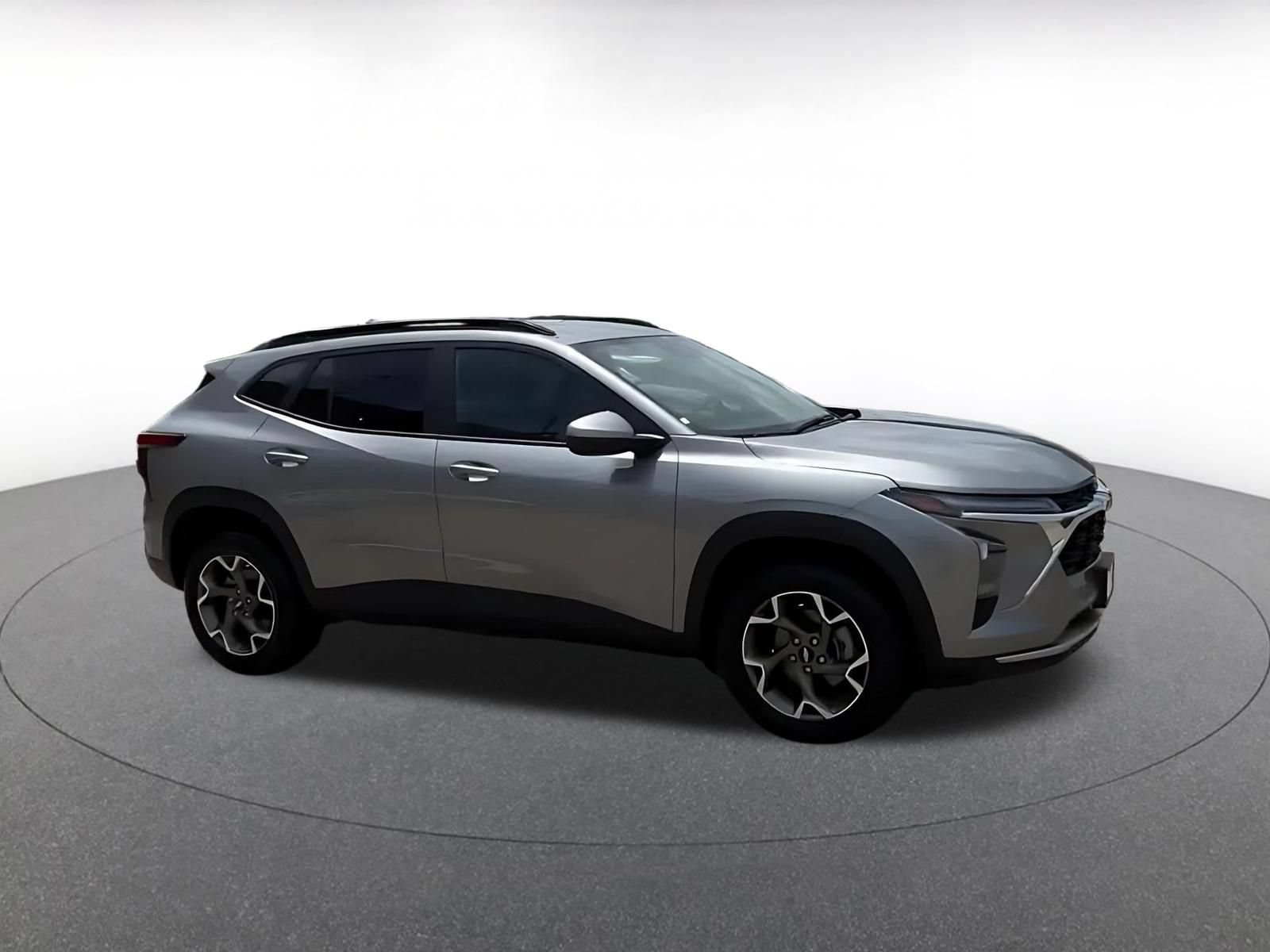 Thumbnail: 2025 Chevrolet Trax - 2