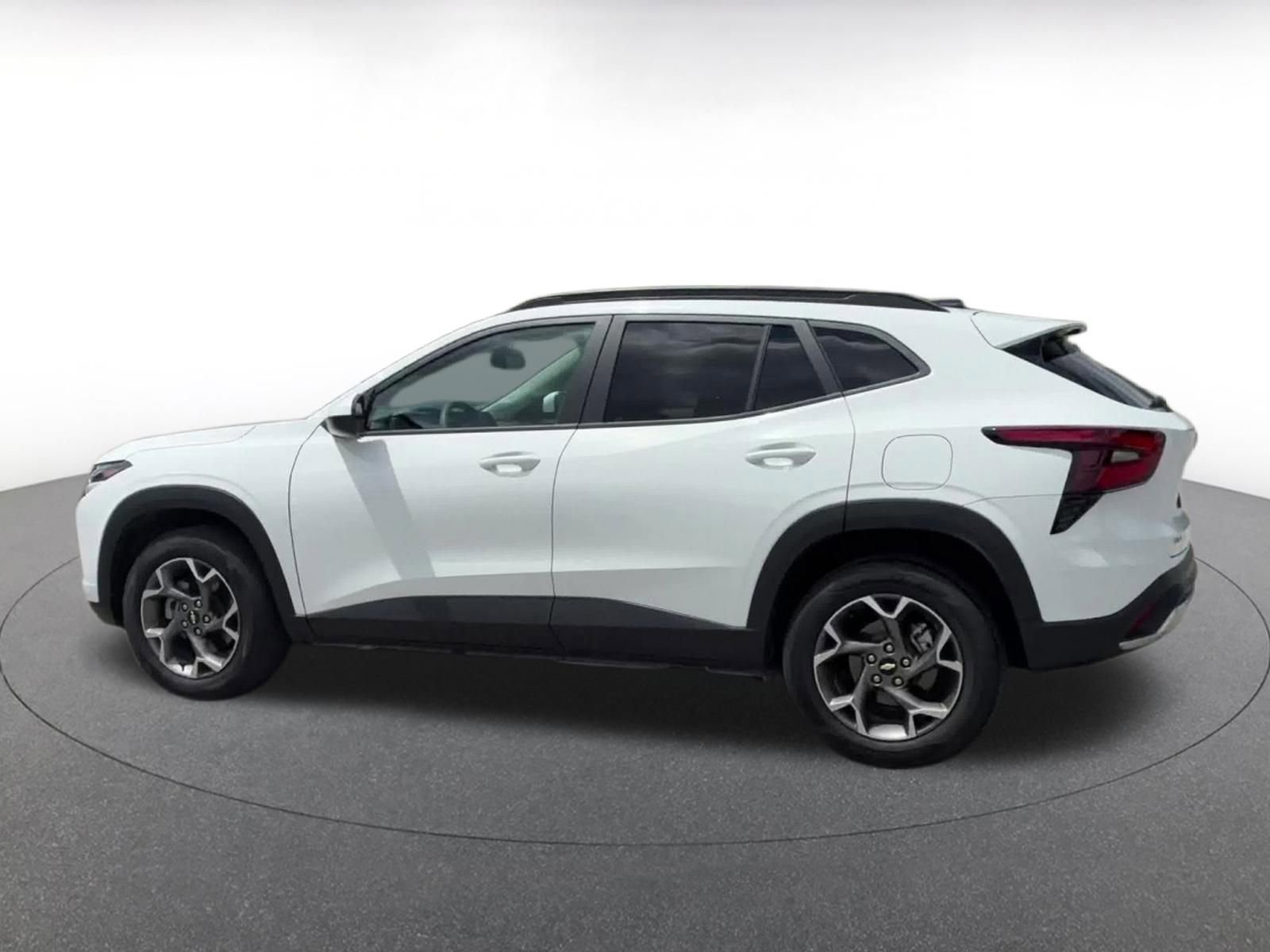 Thumbnail: 2025 Chevrolet Trax - 10