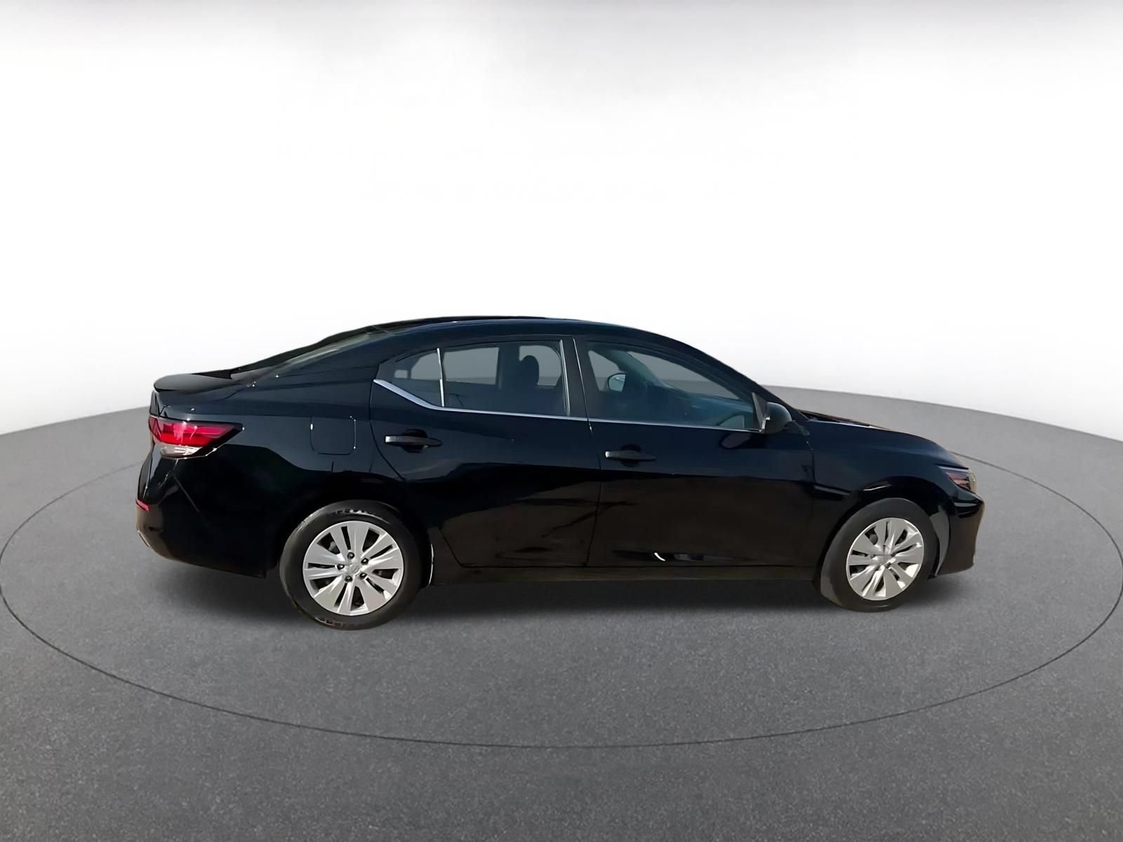 Thumbnail: 2025 Nissan Sentra - 12