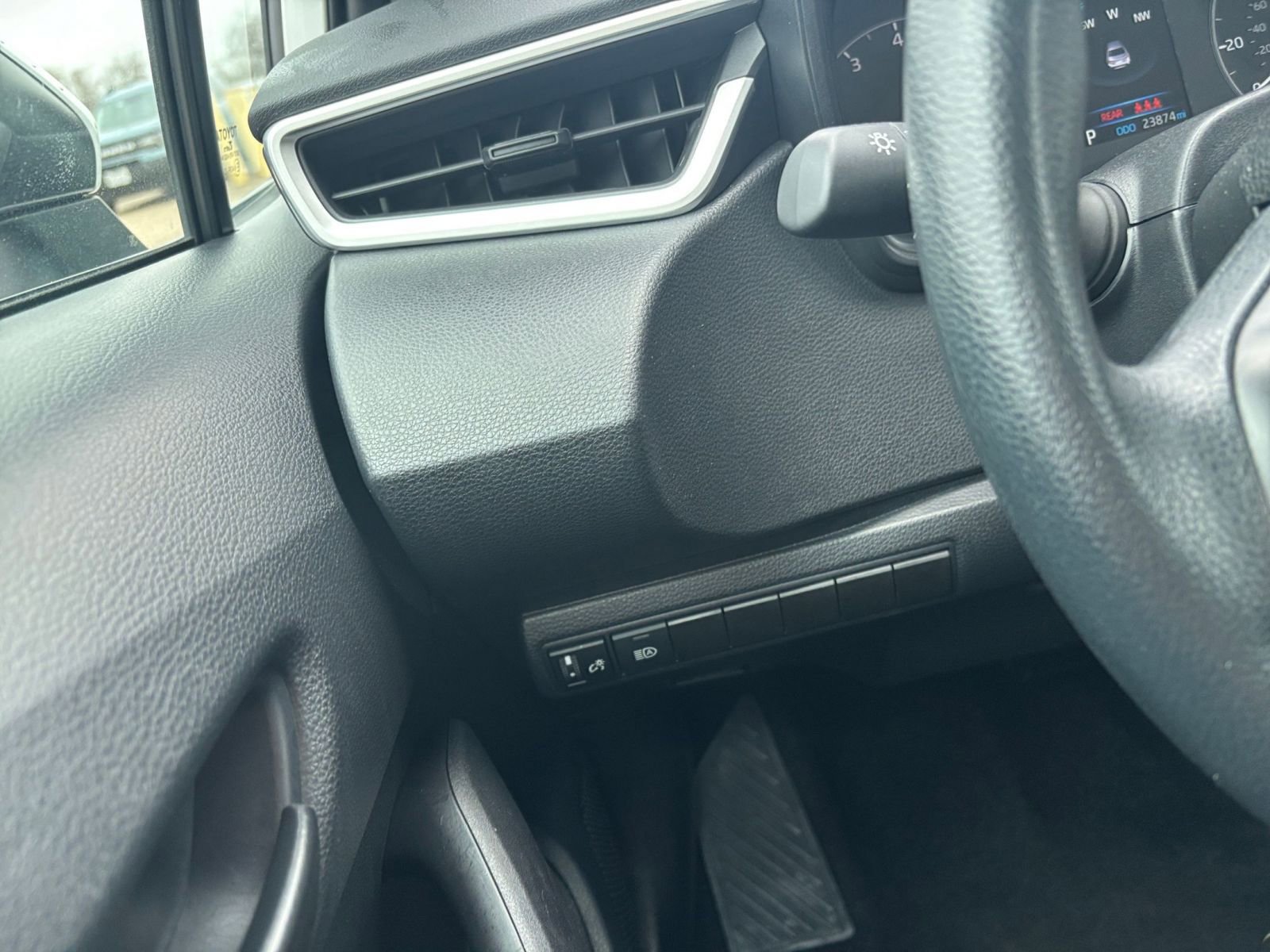 Thumbnail: 2025 Toyota Corolla - 32