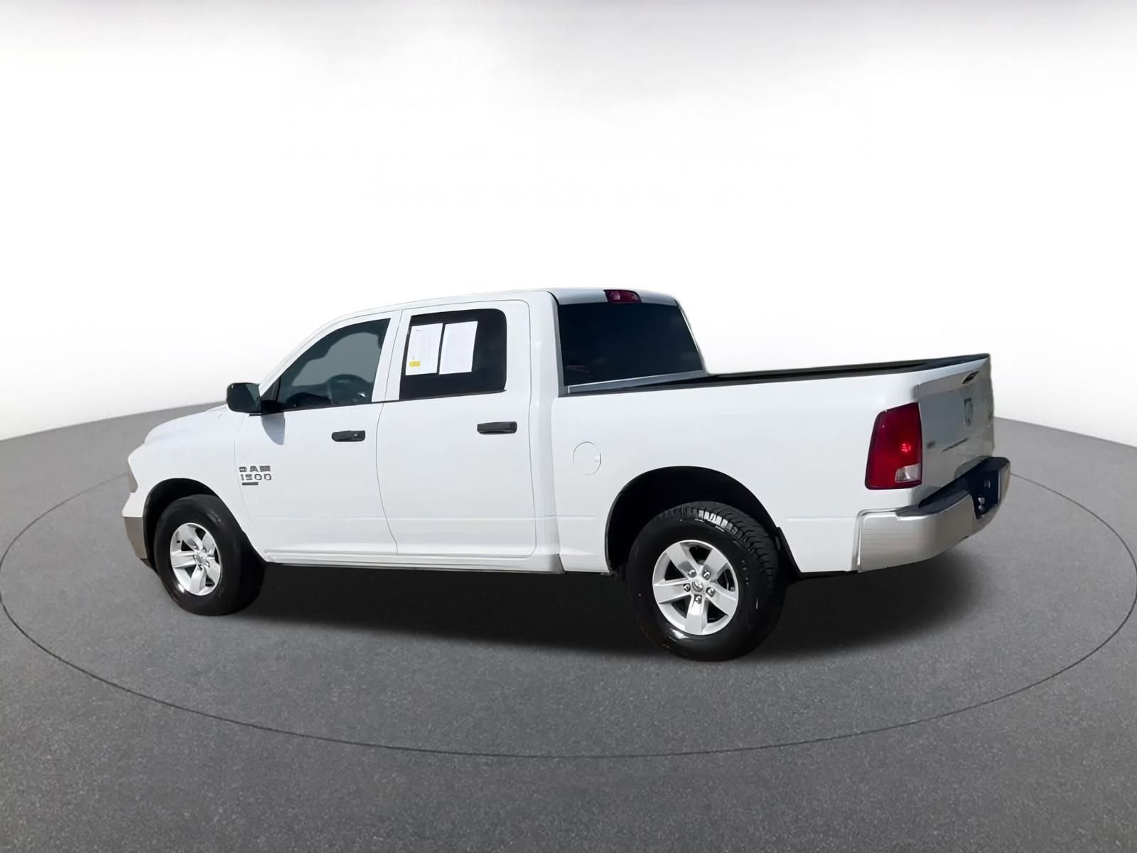 Thumbnail: 2022 RAM 1500 Classic - 10