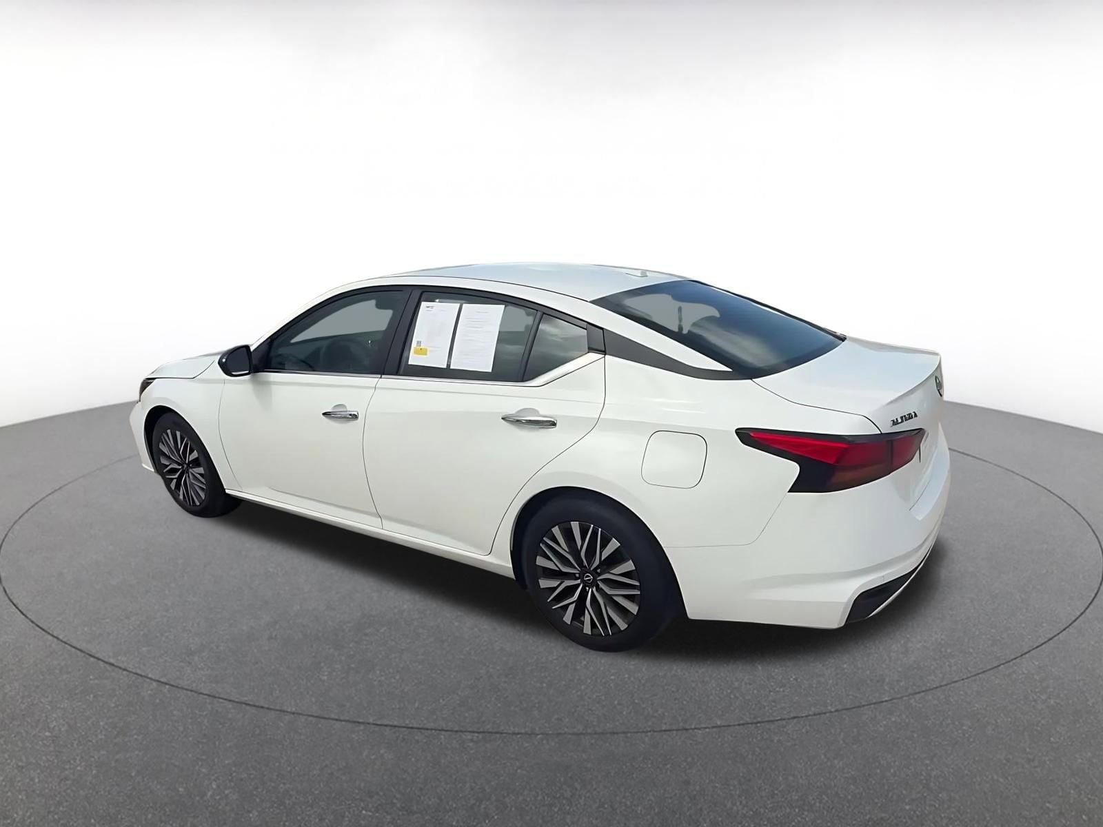 Thumbnail: 2025 Nissan Altima - 10