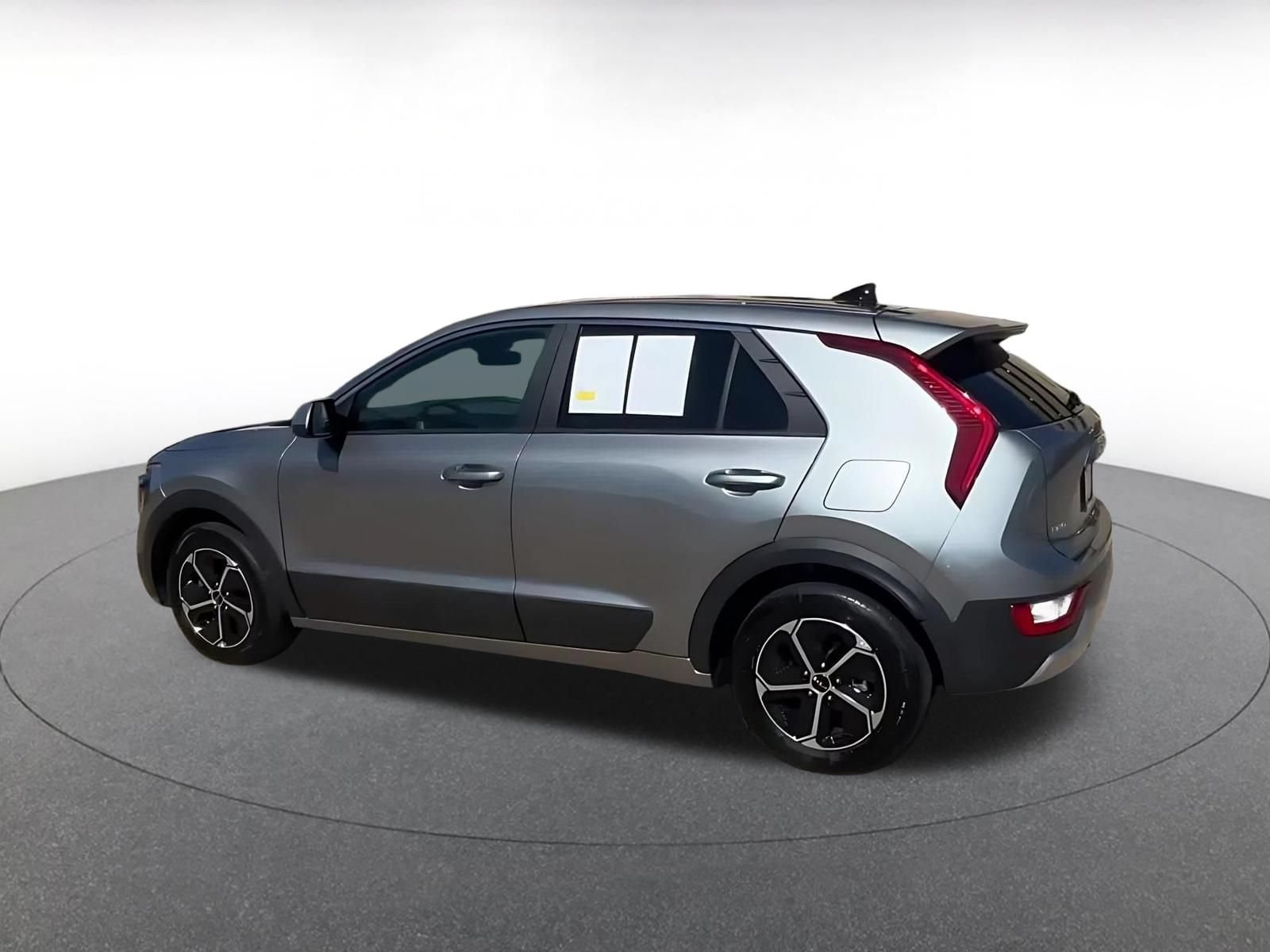 Thumbnail: 2026 Kia Niro - 10