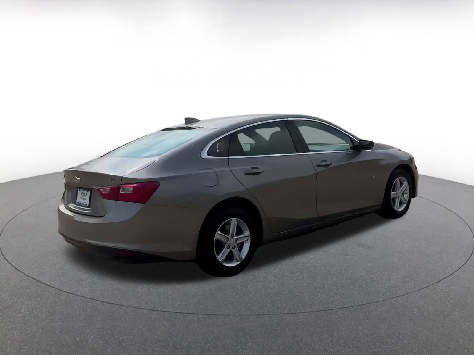 Thumbnail: 2024 Chevrolet Malibu - 14