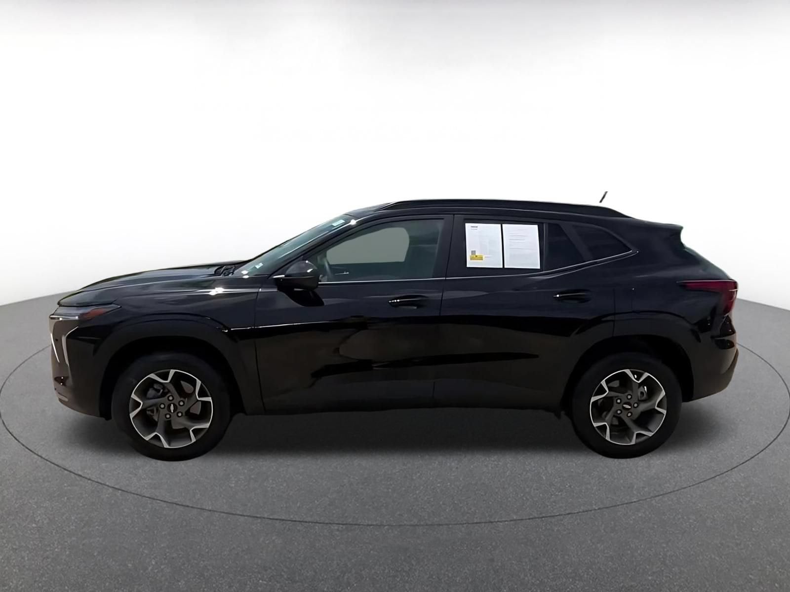 Thumbnail: 2025 Chevrolet Trax - 9