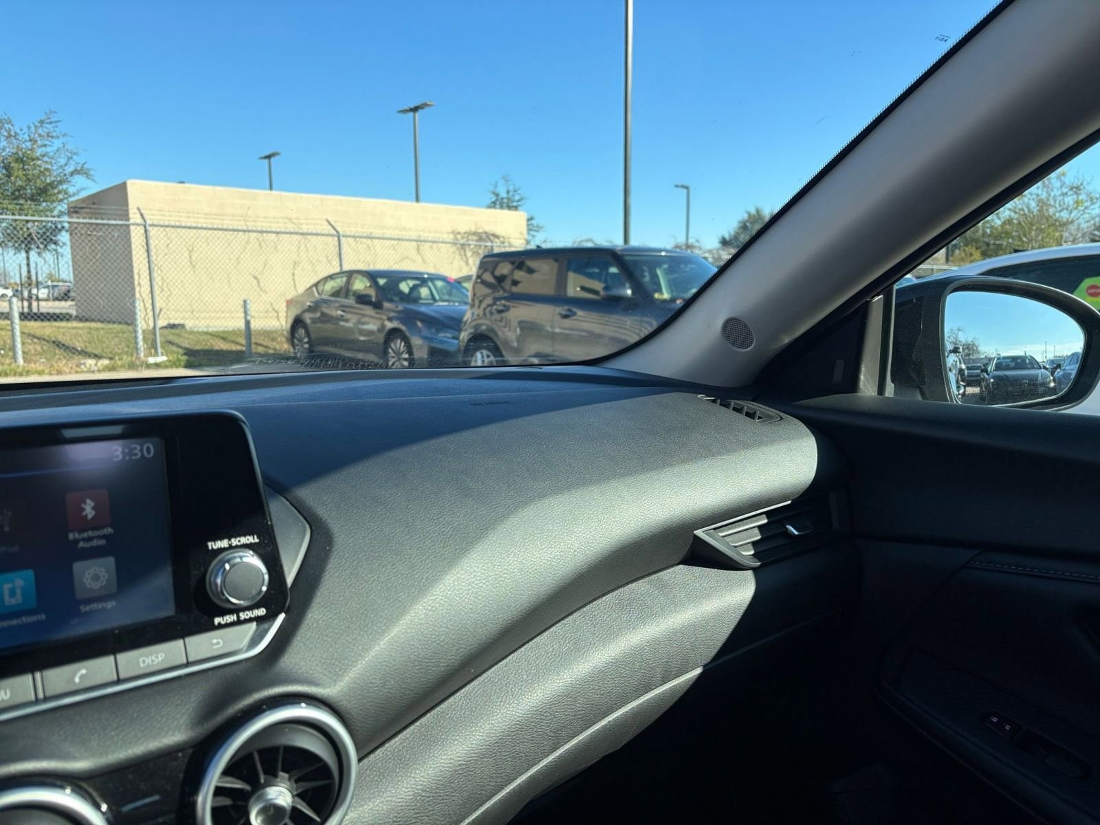 Thumbnail: 2025 Nissan Sentra - 33