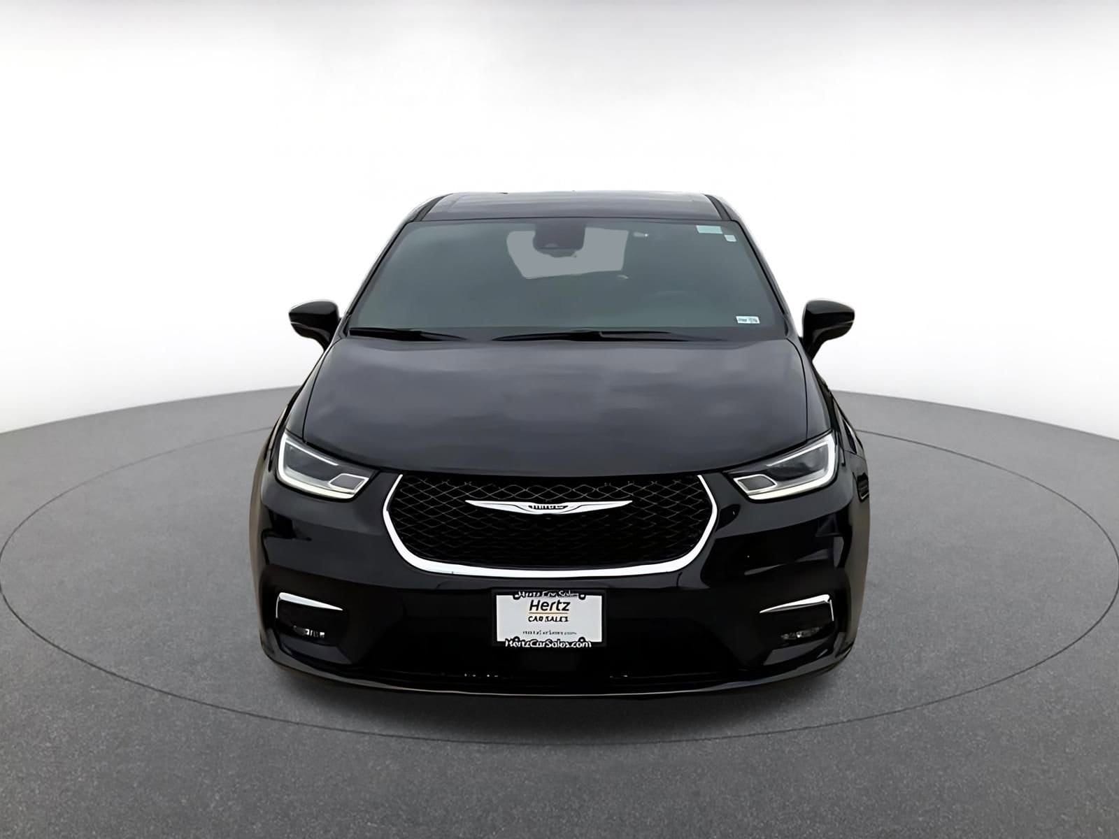 Thumbnail: 2025 Chrysler Pacifica - 4