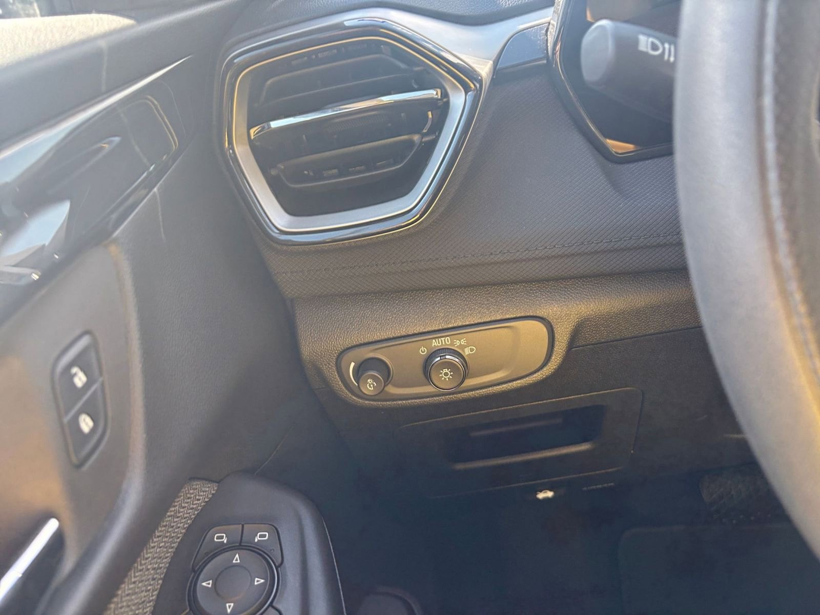 Thumbnail: 2025 Chevrolet TrailBlazer - 32