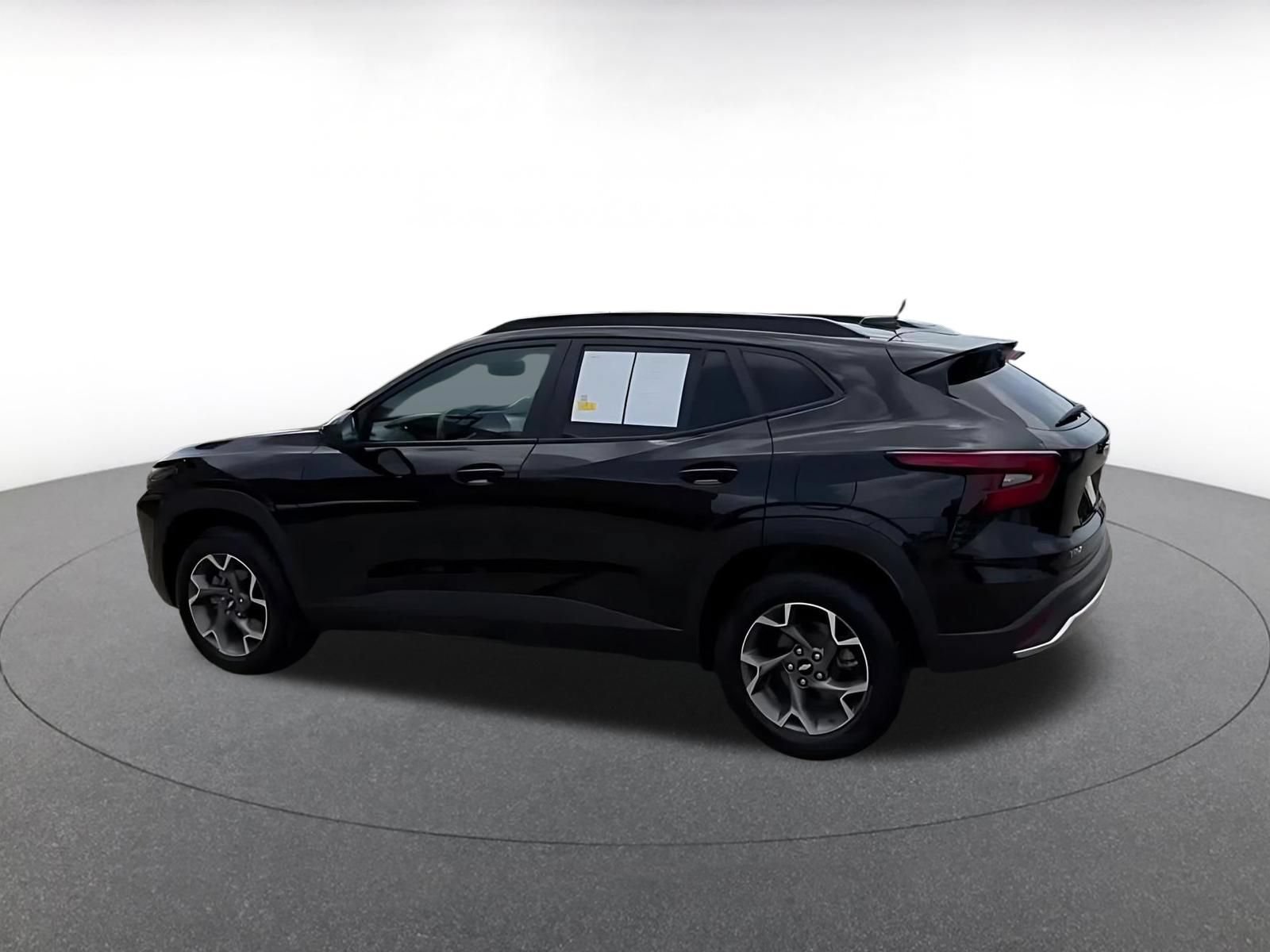 Thumbnail: 2025 Chevrolet Trax - 10